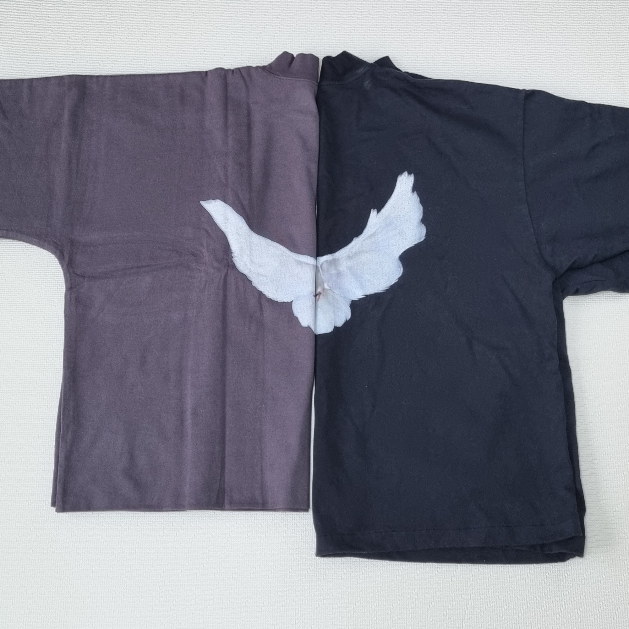 Yeezy Gap Engineered By Balenciaga Dove No Seam T-Shirt Dark Grey 착용 스타일 - 3