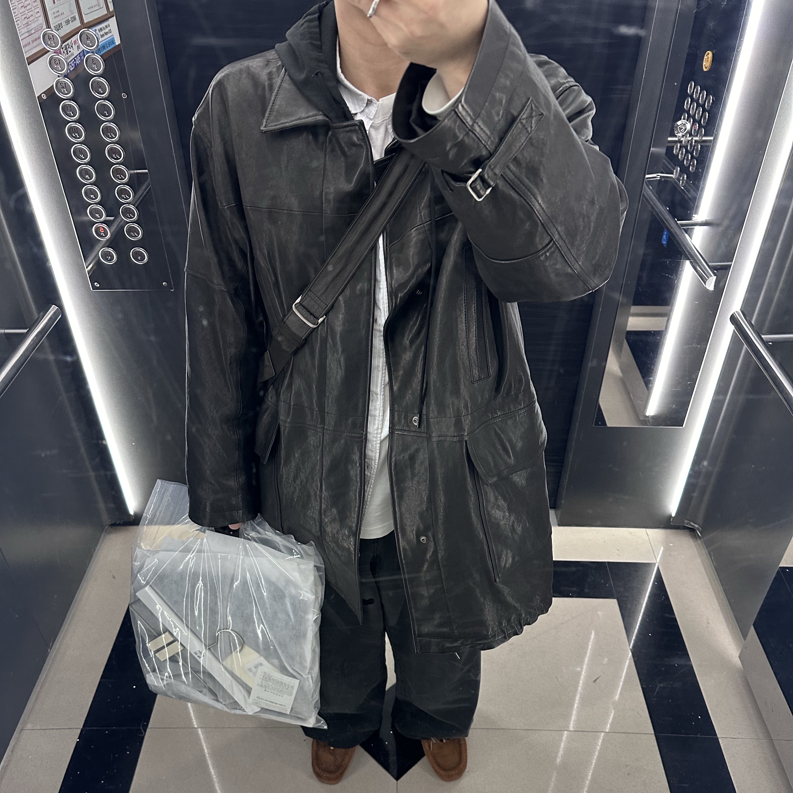 Polyteru Lambskin Car Coat Black, [프리오더] Polyteru Wallabee Shoes Mid Deep Brown 착용 스타일