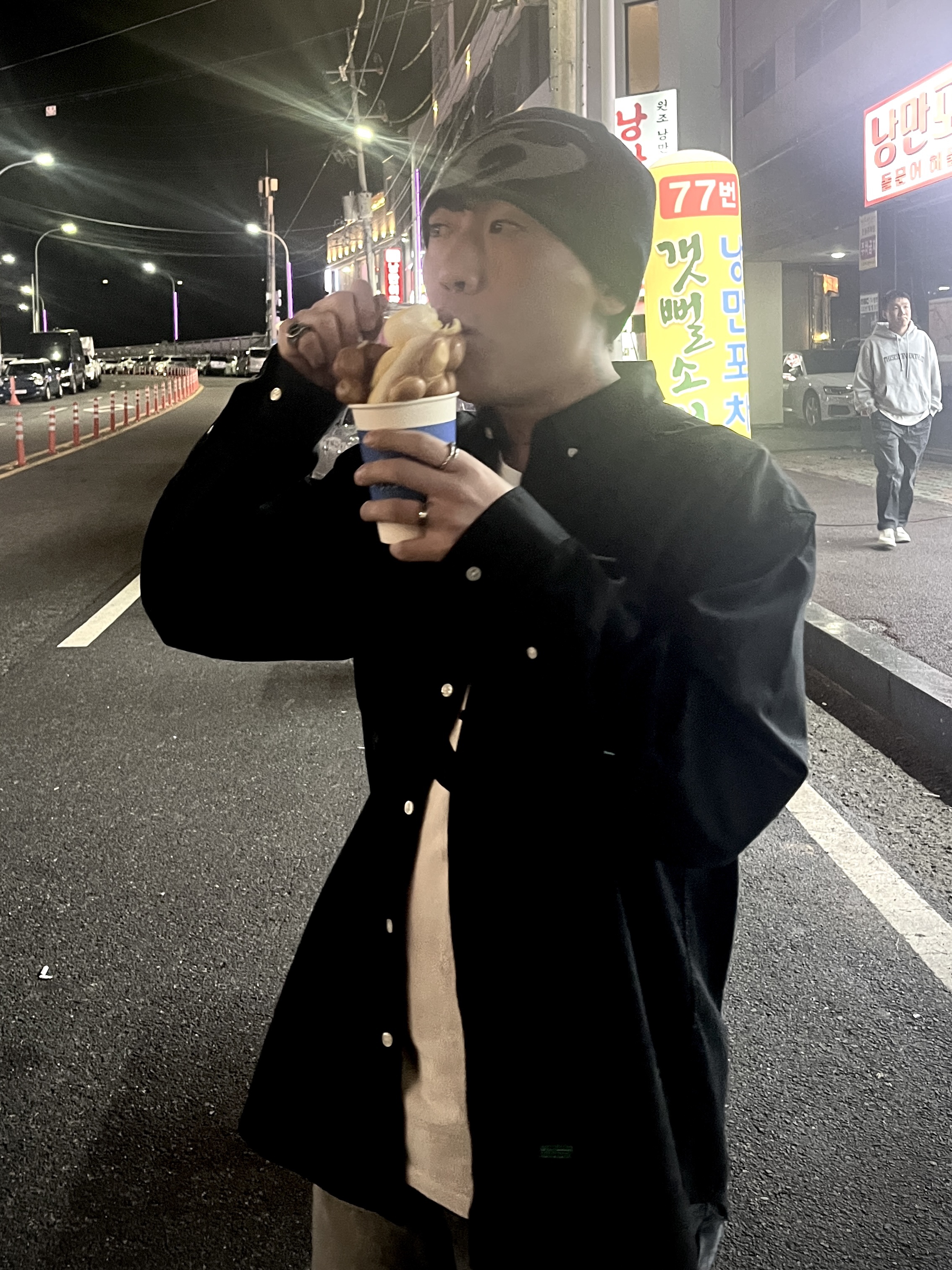 Sansan Gear Logo Beanie Black - 22FW, Supreme Small Box Shirt Black 착용 스타일