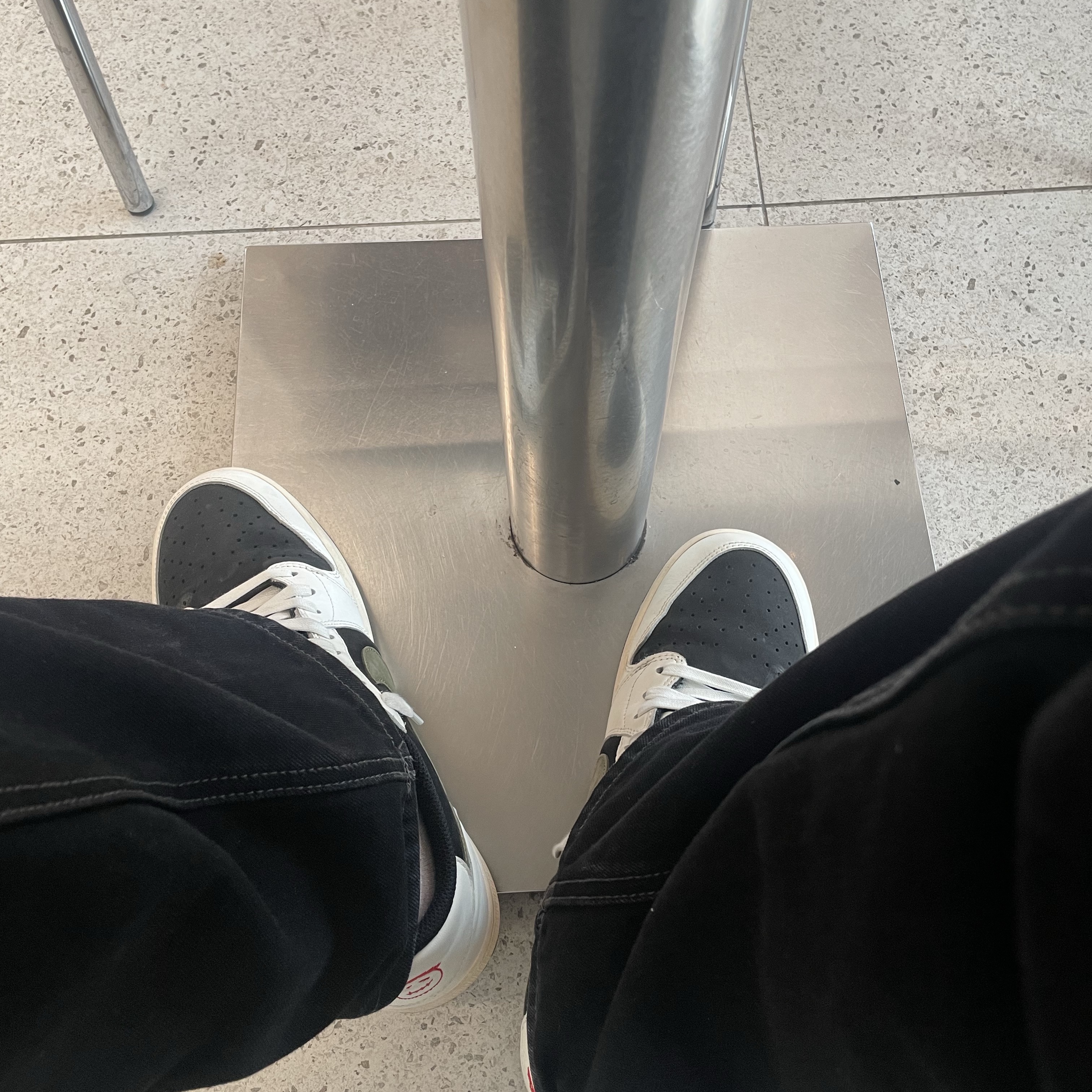 (W) Jordan 1 x Travis Scott Retro Low OG SP Medium Olive, Carhartt WIP Organic Cotton Dearborn Canvas OG Detroit Jacket Black Aged Canvas - Winter 착용 스타일
