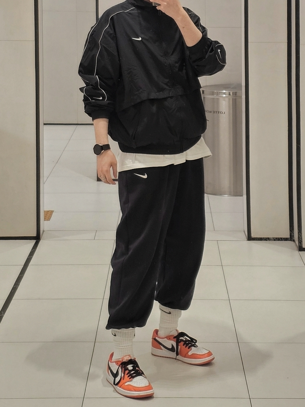 Jordan 1 Low OG Starfish, Nike NSW Solo Swoosh Woven Track Jacket - US/EU 착용 스타일