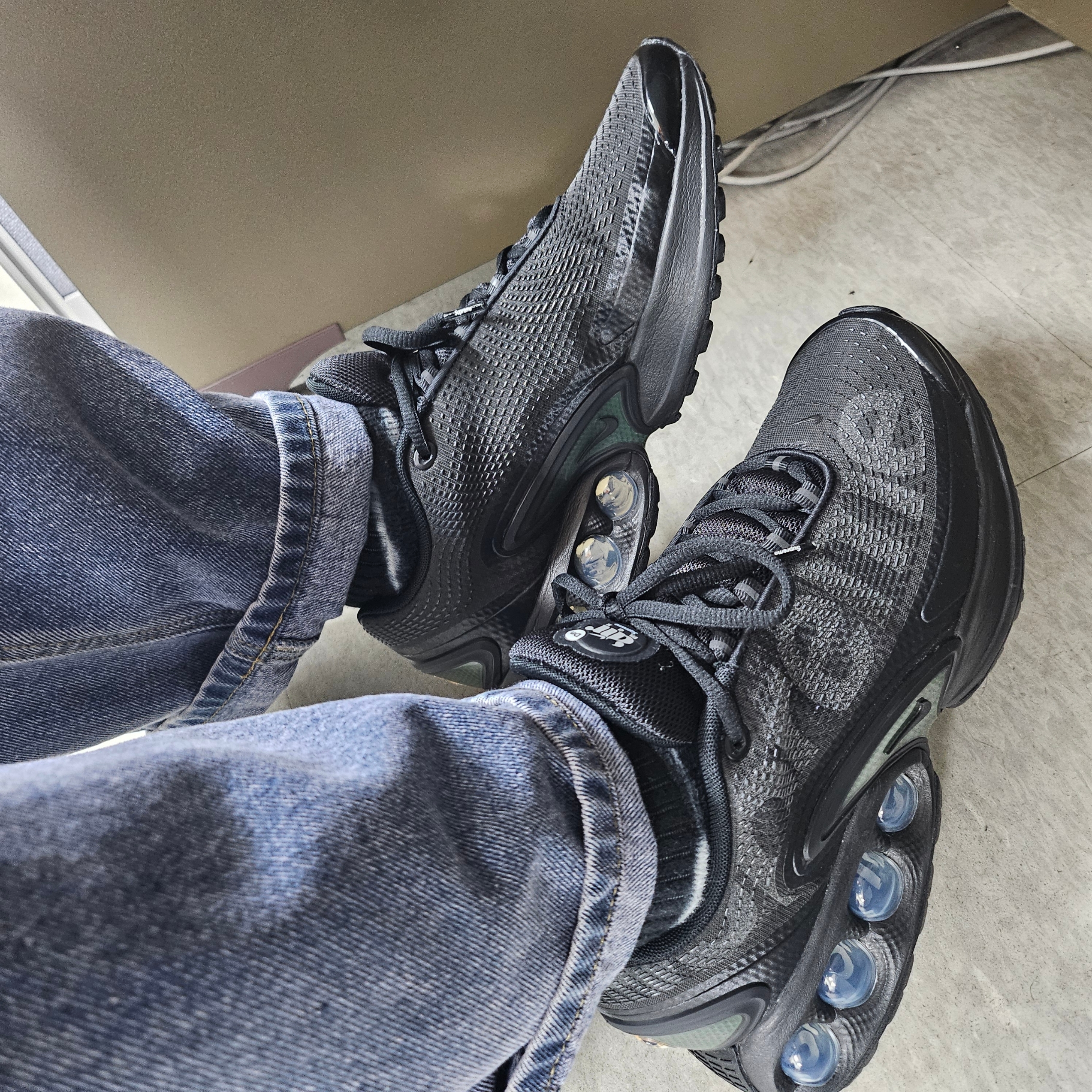 Nike x Supreme Air Max DN SP Black Galactic Jade, Oakley Eye Jacket Redux Matte Black Frame Prizm Grey Lenses High Bridge Fit 착용 스타일 - 6