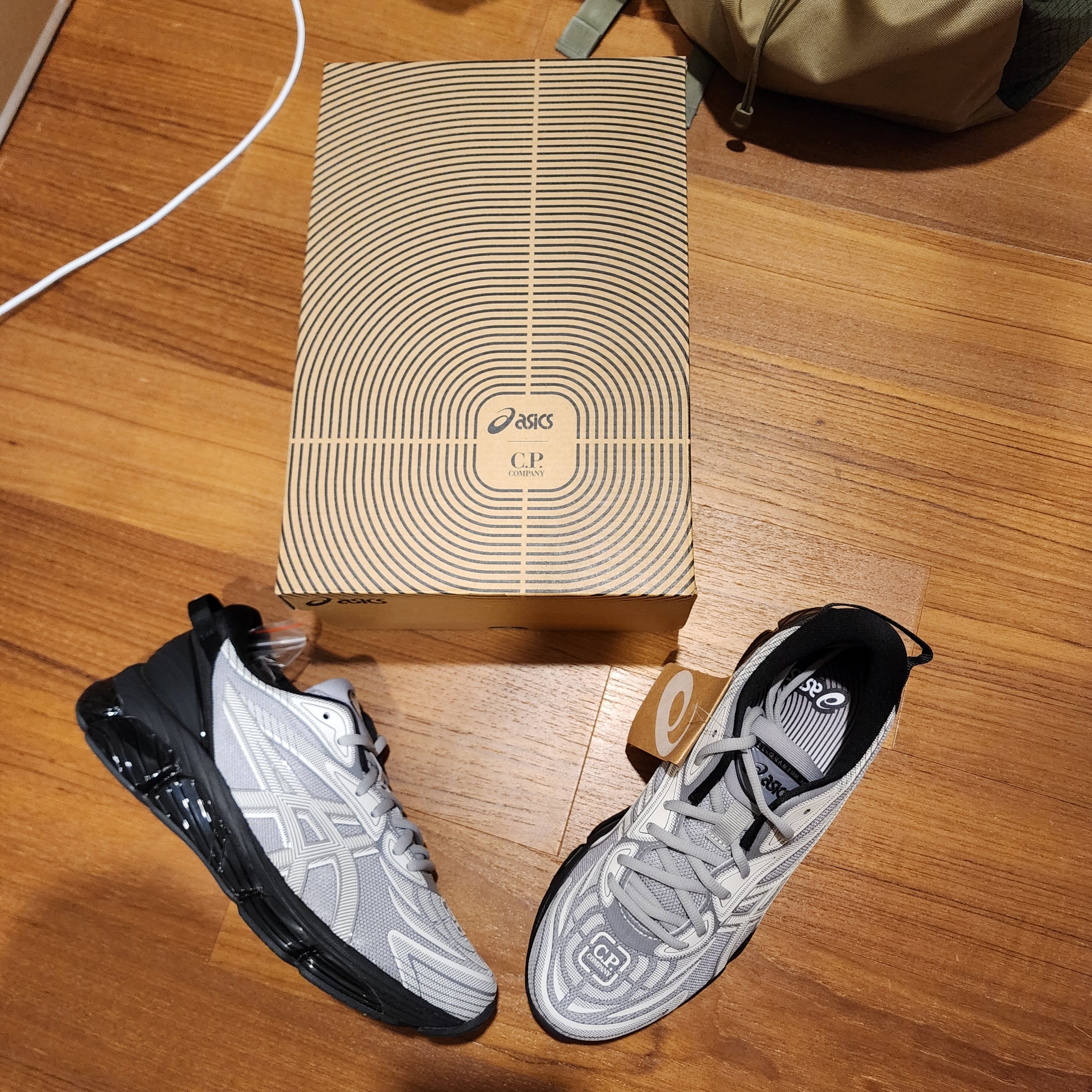 Asics x C.P. Company Gel-Quantum 360 VIII Cement Grey 착용 스타일 - 6