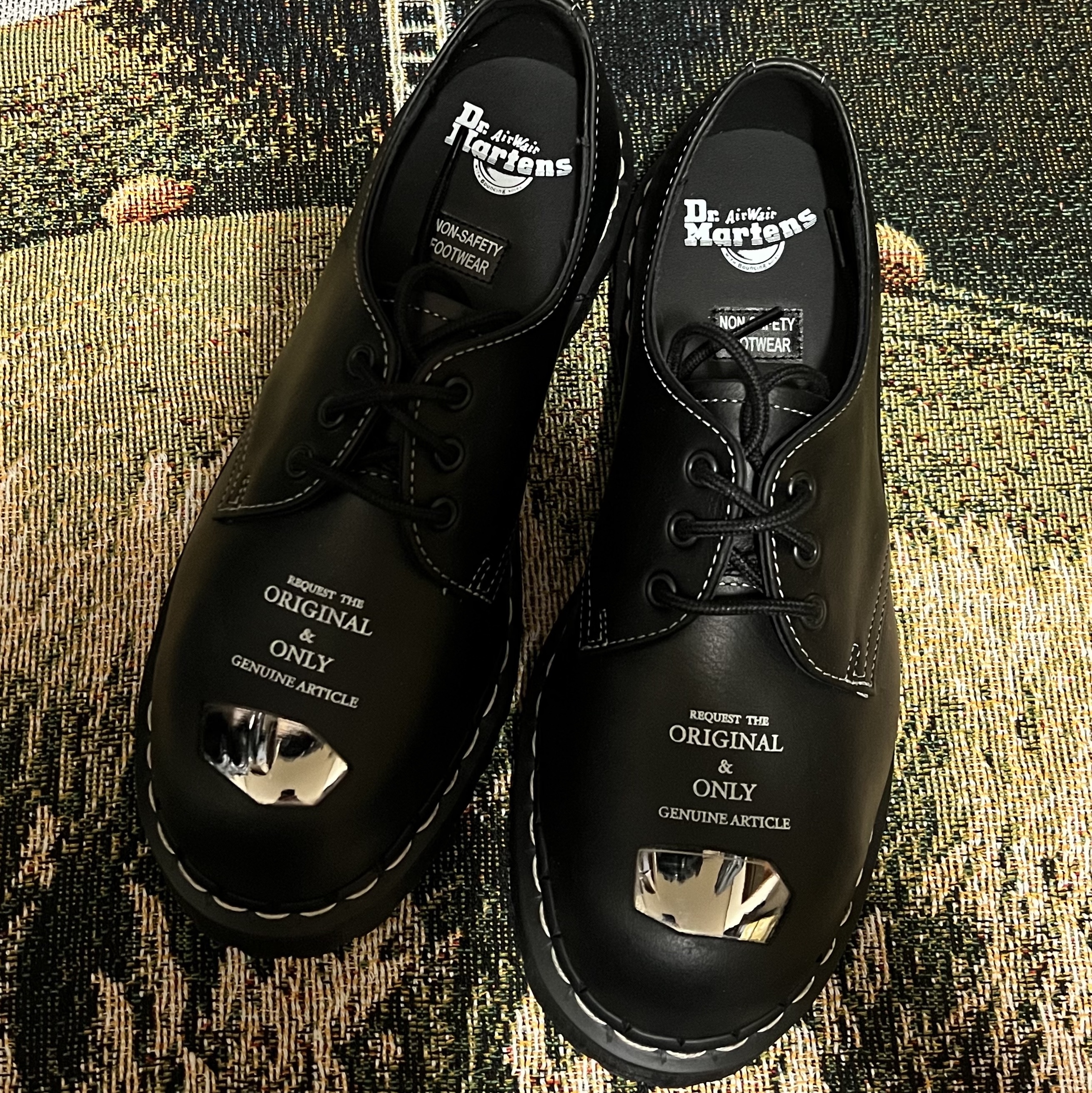 Dr. Martens 1461 Bex Steel Toe Overdrive Black 착용 스타일 - 1