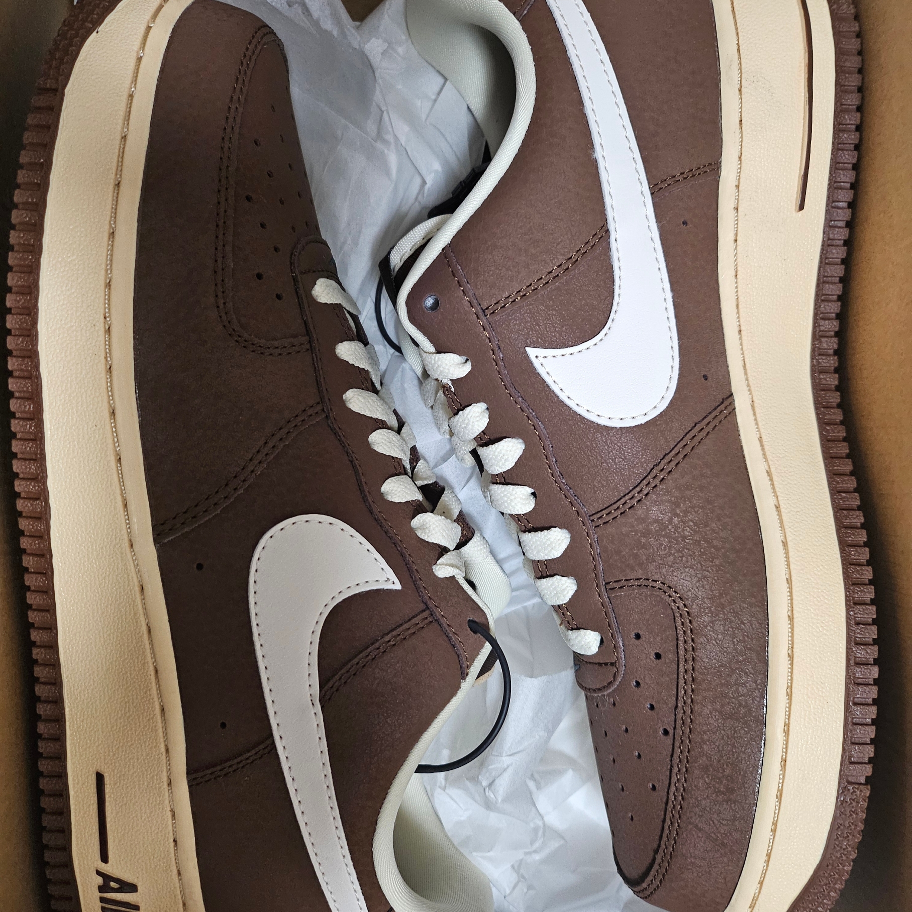 Nike Air Force 1 '07 Cacao Wow Coconut Milk 착용 스타일 - 1
