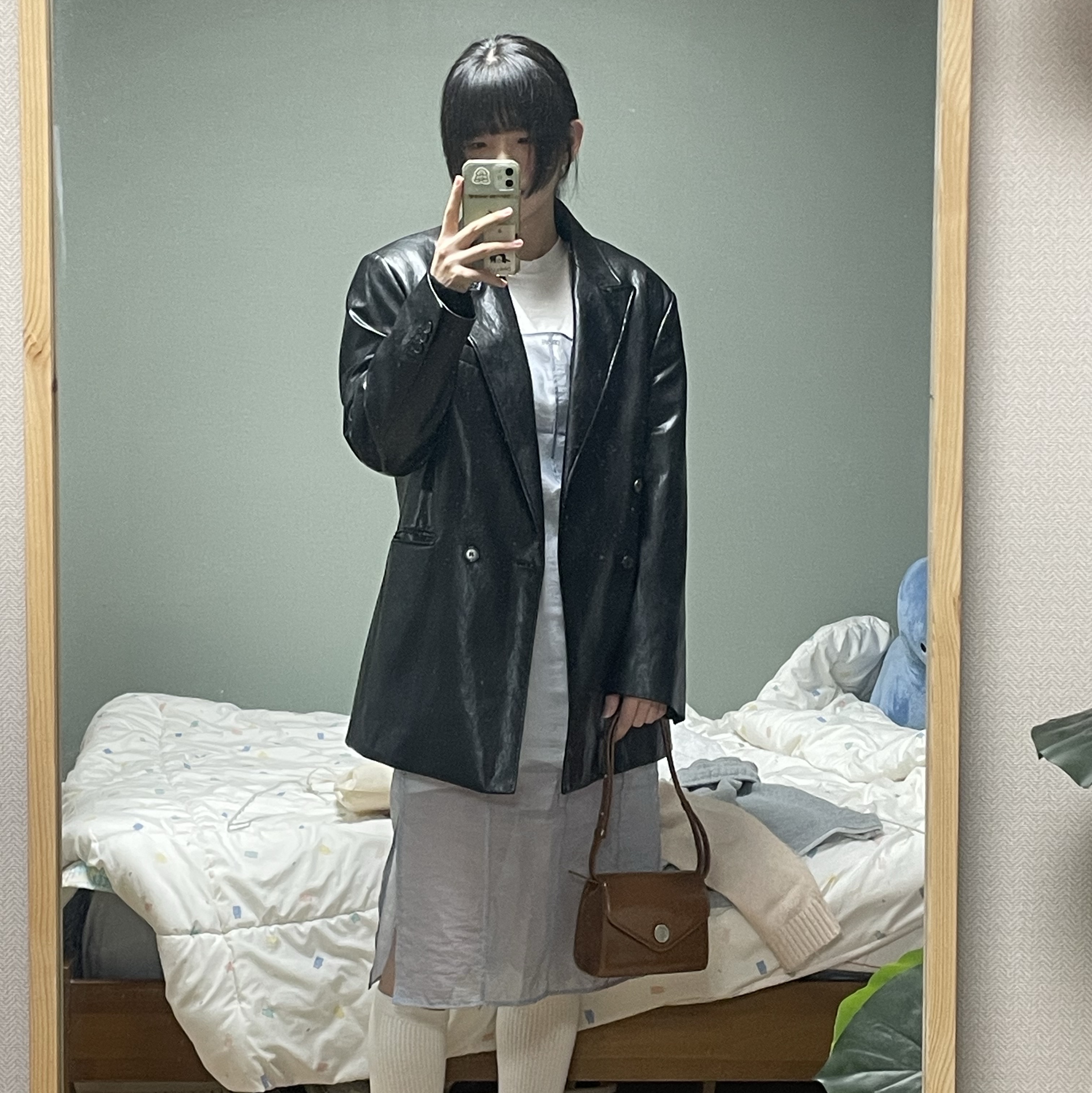 [KREAM 단독] Epingler Women Ang't Middle Boots Black, Dunst 2 Button Vegan Leather Blazer Black 착용 스타일 - 2