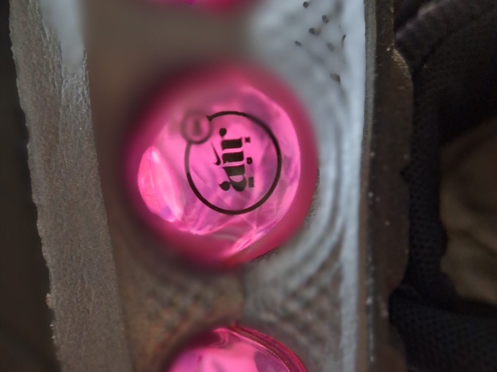 Nike Air Max Dn Black Light Crimson 착용 스타일 - 4