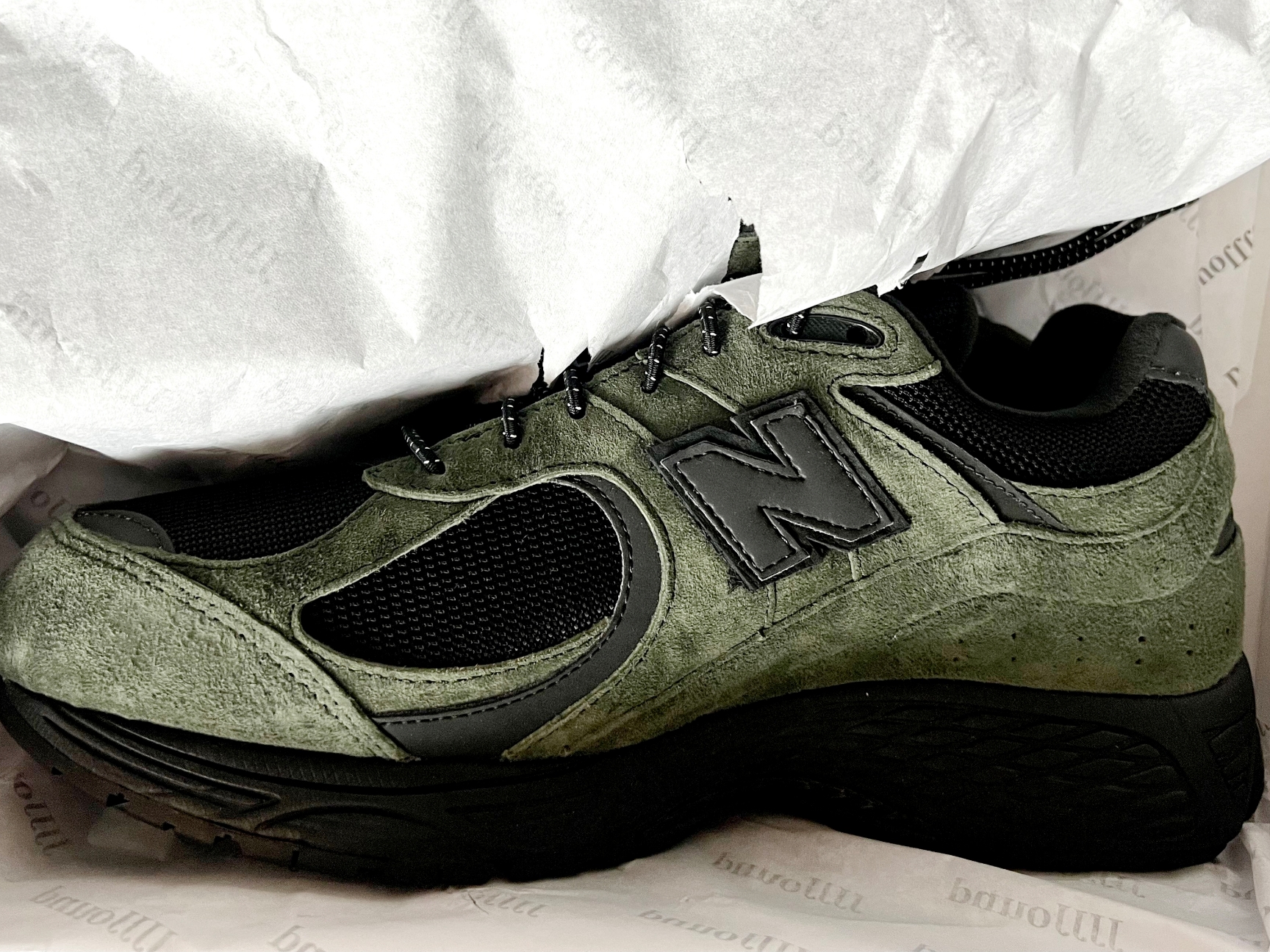 New Balance x JJJJound 2002R Gore-Tex Pine 착용 스타일