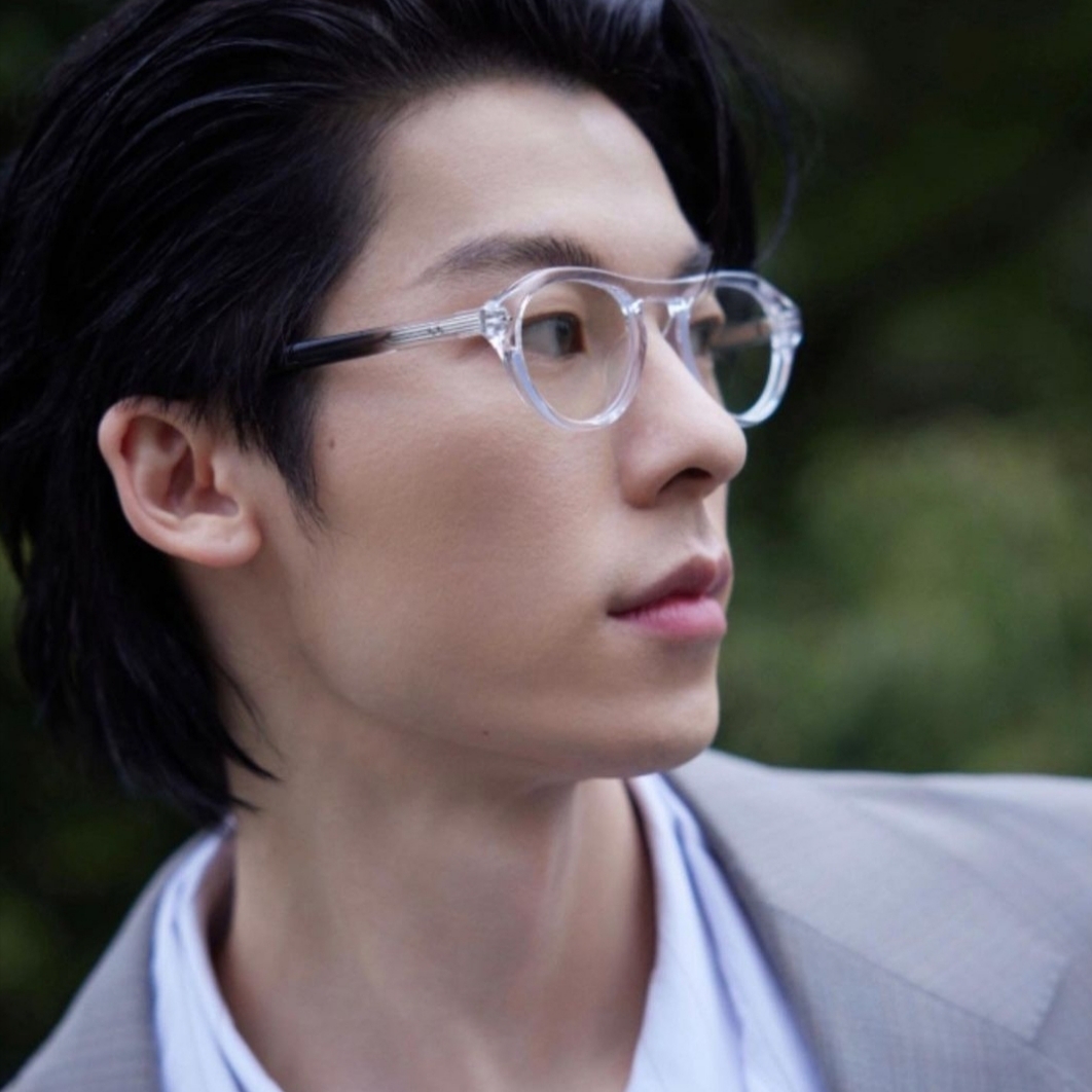 Gentle Monster x Maison Margiela MM112 Translucent Clear 착용 스타일 - 3