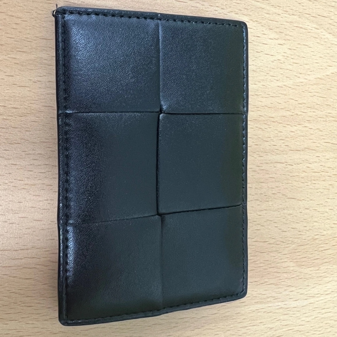 Bottega Veneta Credit Card Case Lambskin & Calfskin Black 착용 스타일