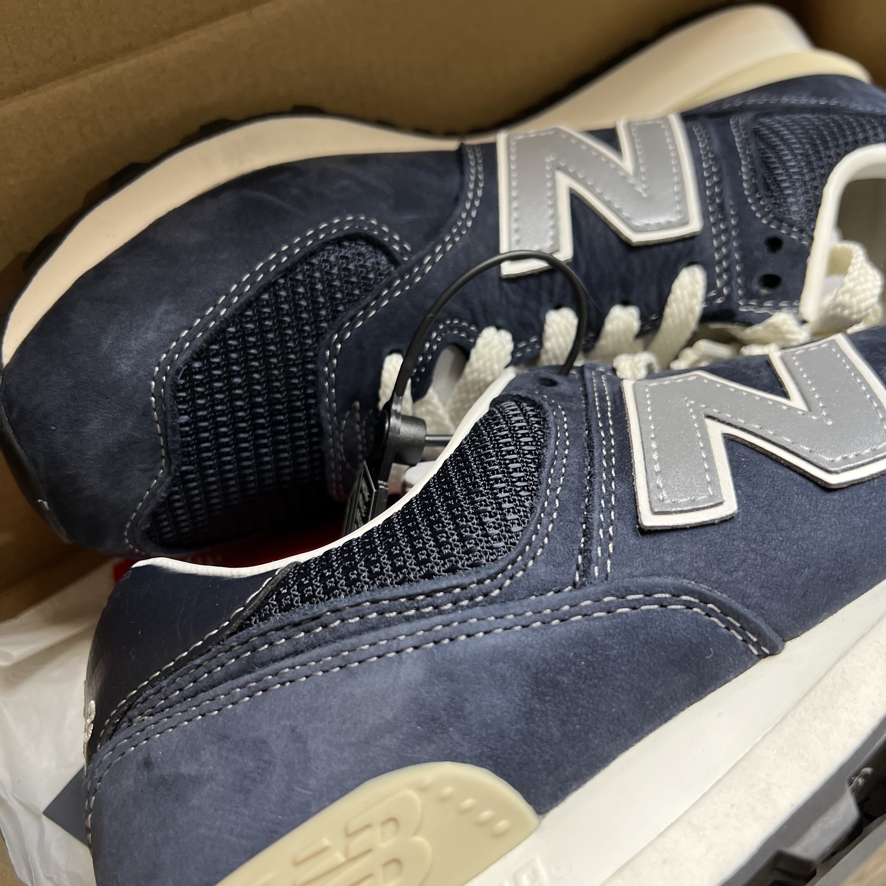 New Balance x Pottery 574 Premium Hard Navy 착용 스타일