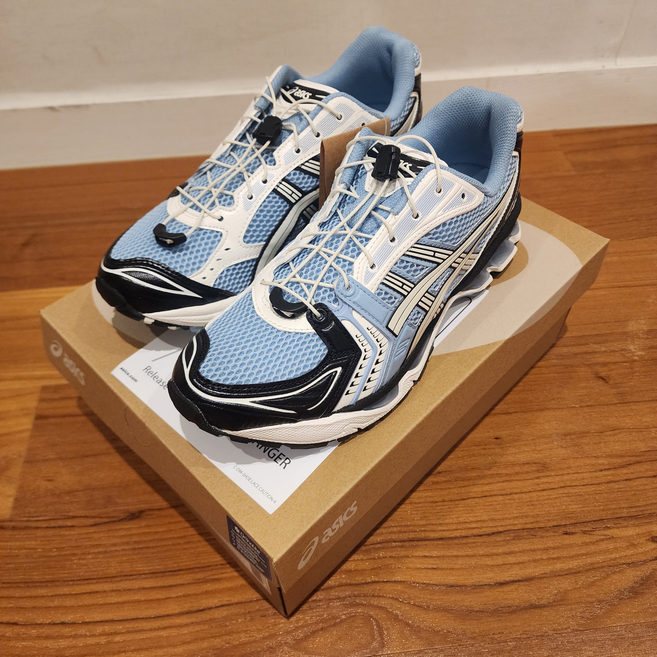 Asics Unlimited Gel-Kayano 14 Mist Cream 착용 스타일 - 5