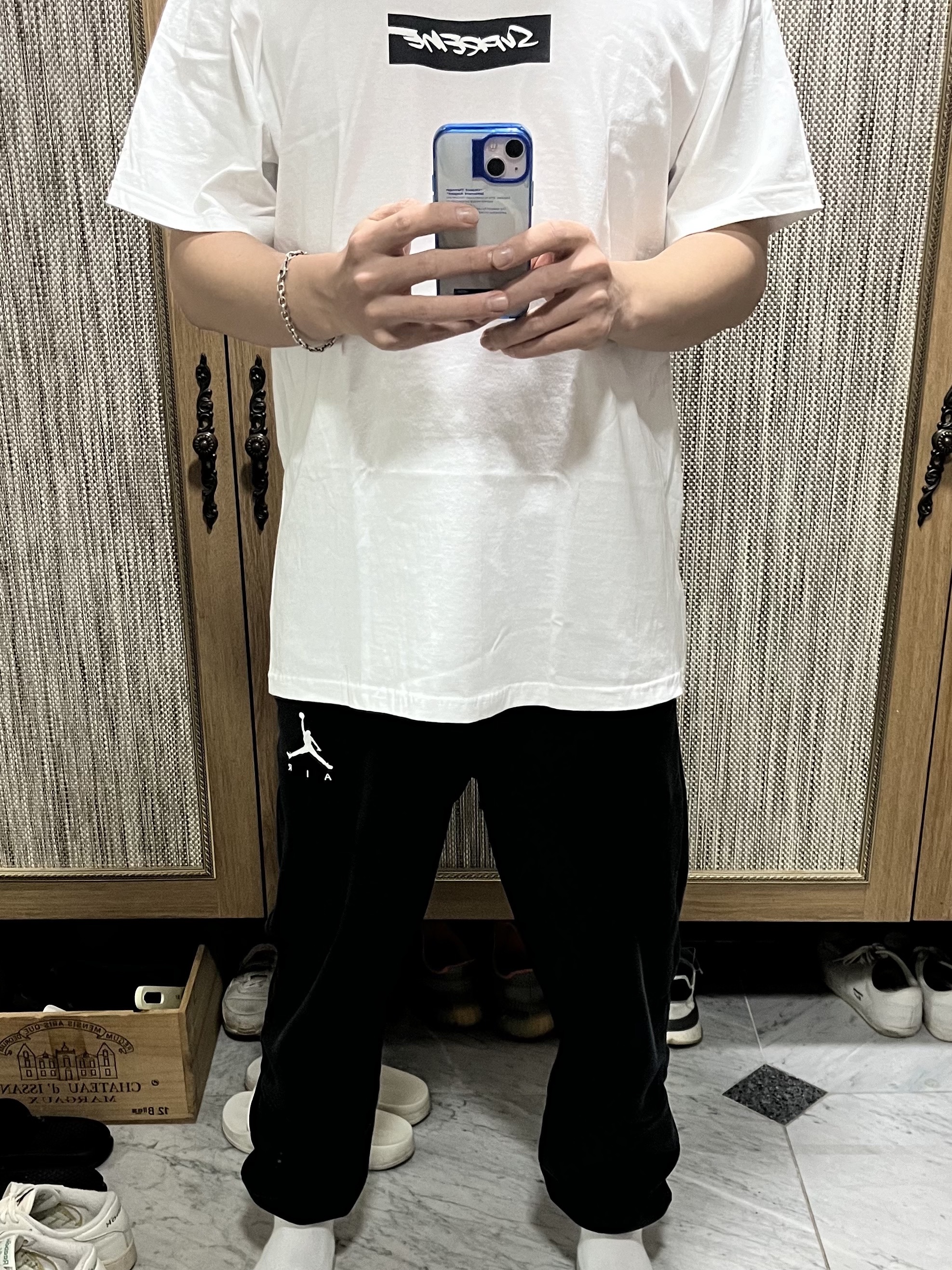 Supreme Futura Box Logo T-Shirt White - 24SS 착용 스타일