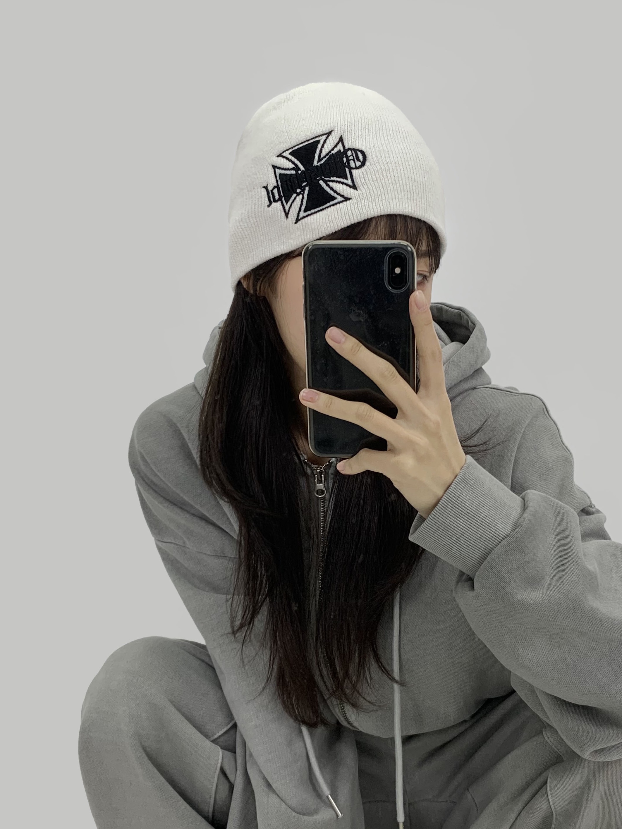 A.P.C. Run Around Sneakers White 착용 스타일 - 2