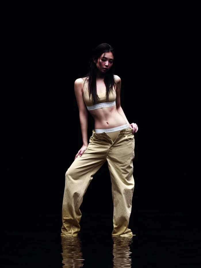 (W) Calvin Klein x Jennie Modern Cotton Lightly Lined Bralette Mojave Desert 착용 스타일