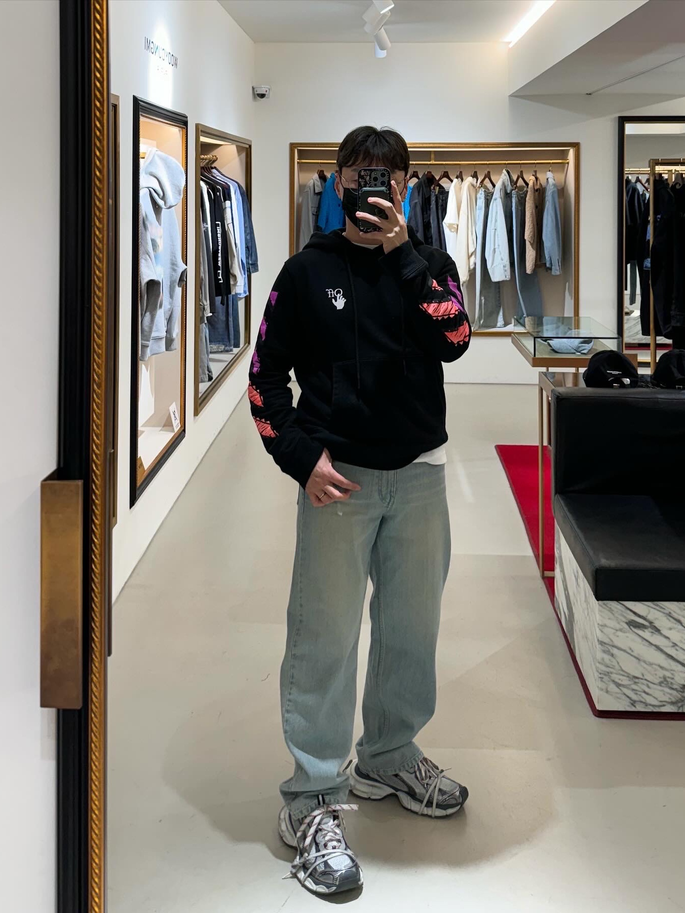 Balenciaga x Adidas Fleece Baggy Sweatpants Black, Balenciaga 3XL Sneakers Grey White Red 착용 스타일 - 3