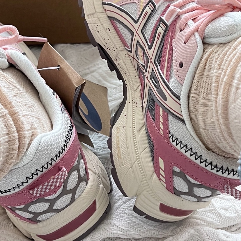 (W) Asics Gel-Kahana 8 White Pink 착용 스타일
