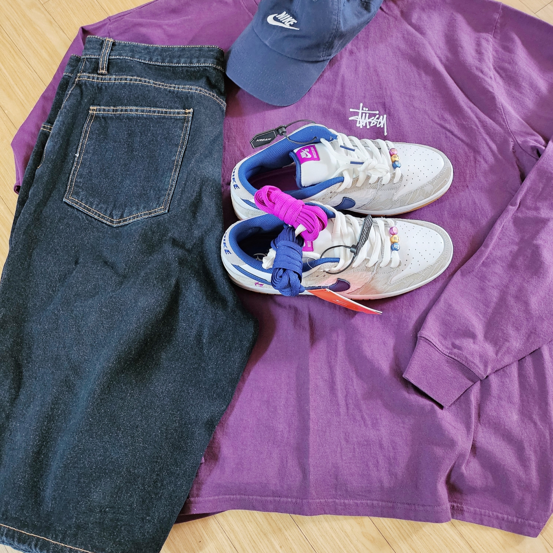 Nike x Rayssa Leal SB Dunk Low PRM Pure Platinum Vivid Purple, Stussy Basic Stussy Pigment Dyed LS T-Shirt Purple 2023 착용 스타일