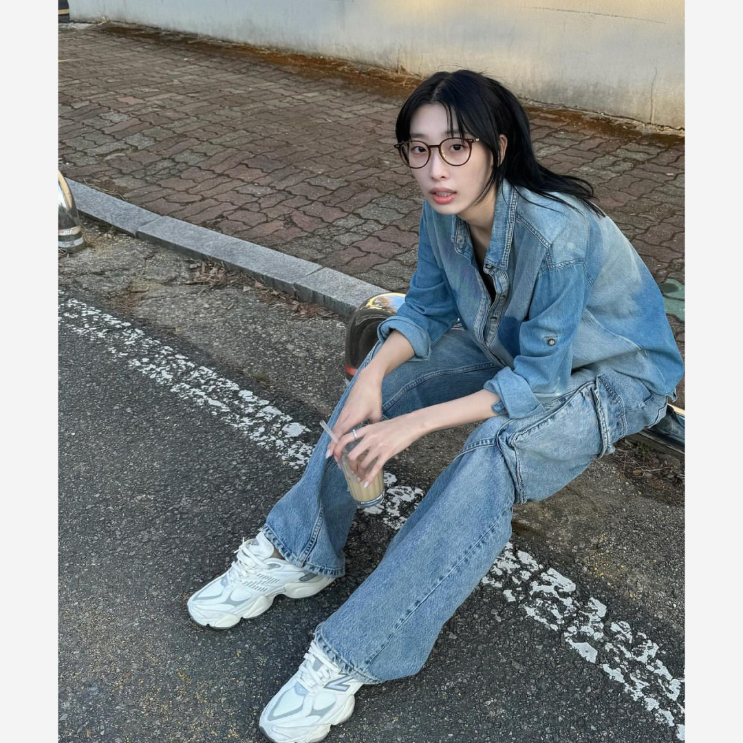 New Balance 9060 Sea Salt Silver 착용 스타일 - 2