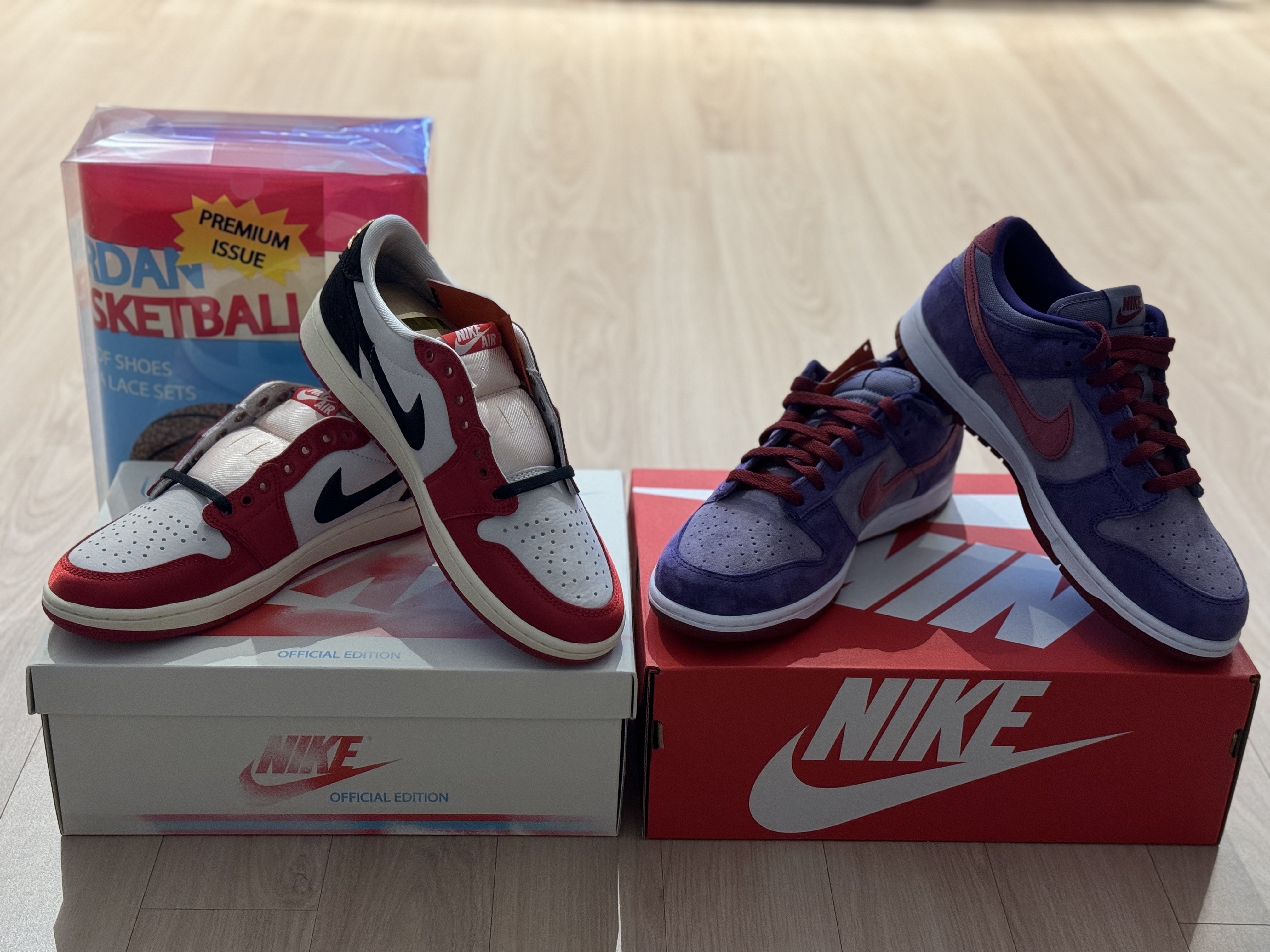 Nike Dunk Low SP Plum 2024, Jordan 1 x Trophy Room Retro Low OG SP Sail Varsity Red 착용 스타일 - 1