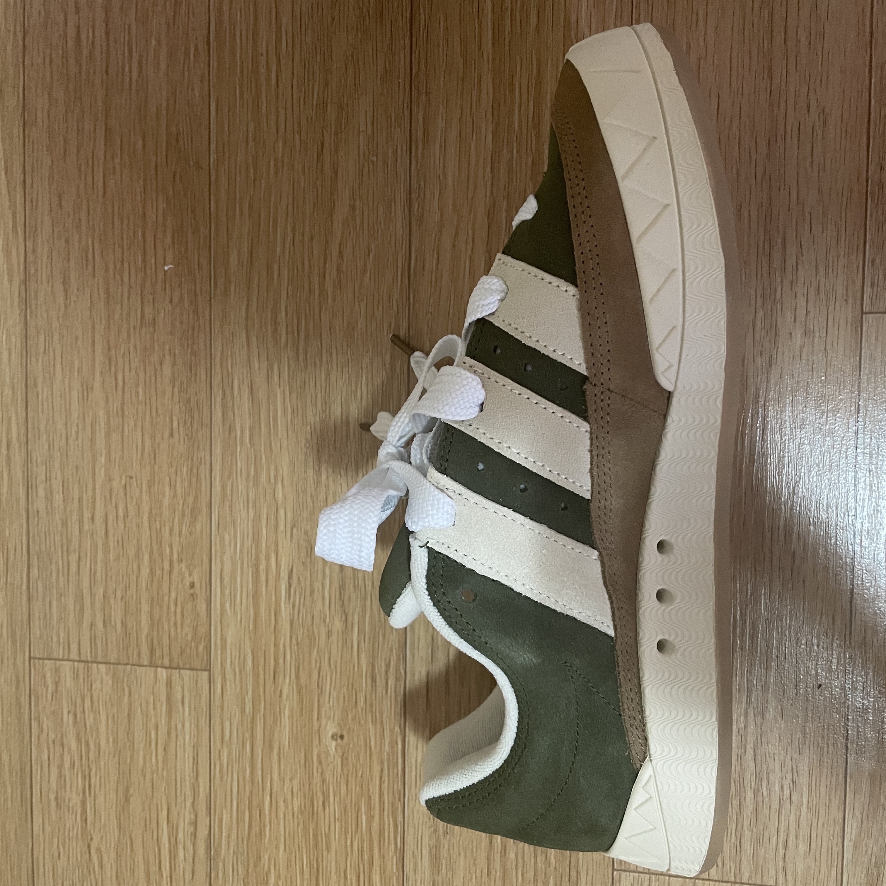 Adidas x Human Made Adimatic Brown 착용 스타일 - 2