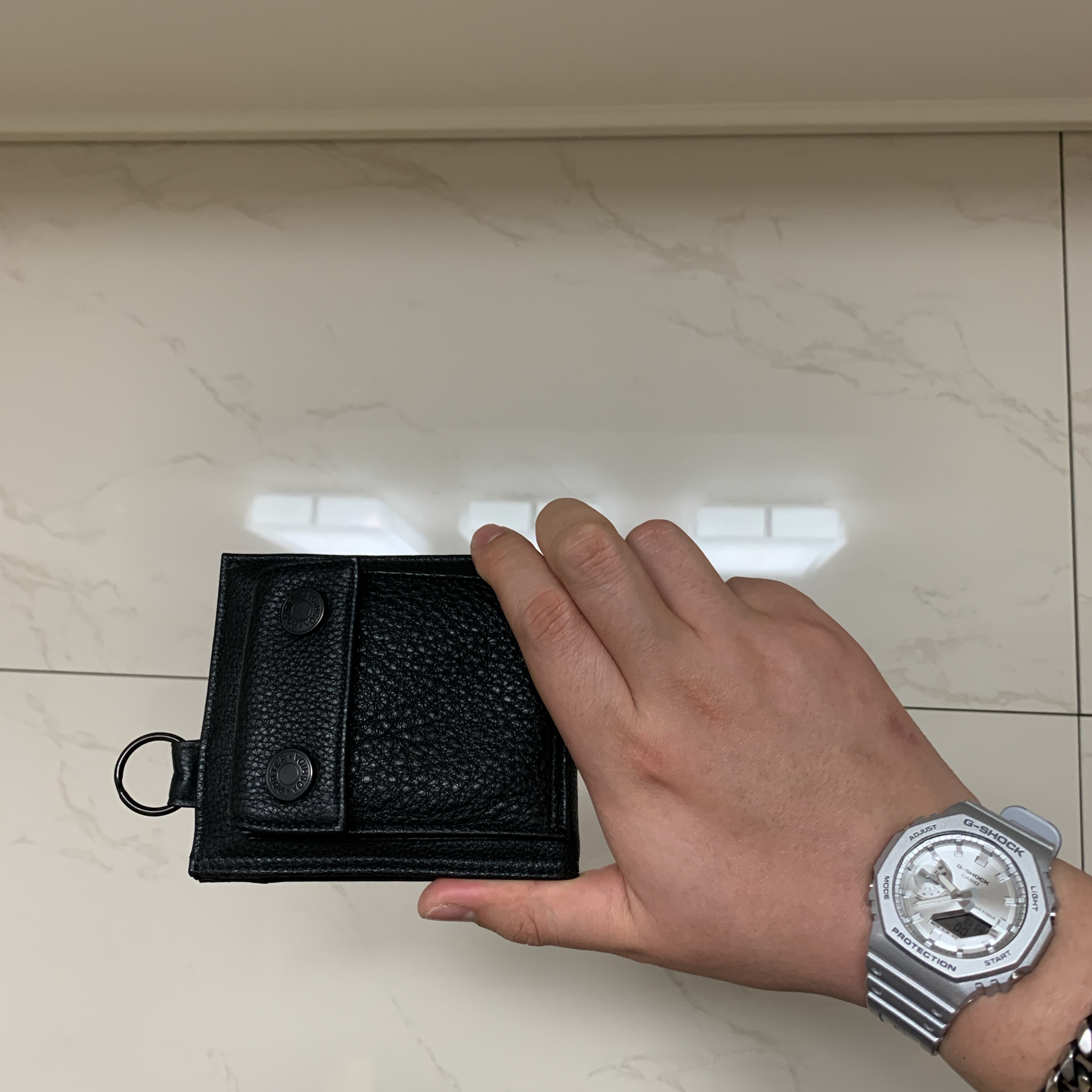 Casio G-Shock GA-2100FF-8A, Porter Square Purse Shrink Red 착용 스타일 - 1