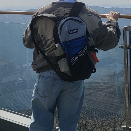 Kapital Fleece Big Crewneck Sweat Heather Charcoal, Supreme Backpack Blue - 23FW 착용 스타일 - 2