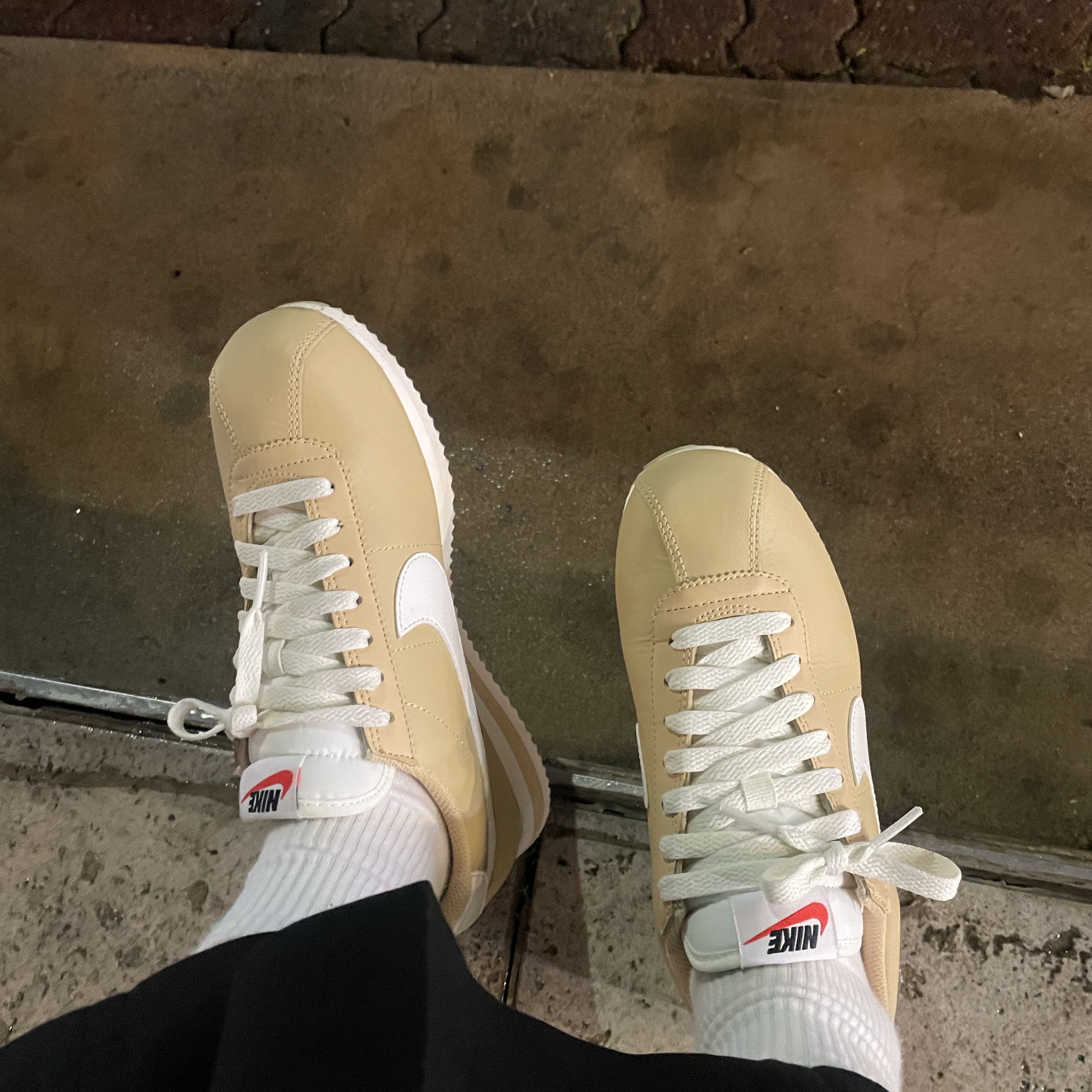 (W) Nike Cortez Sesame Sail 착용 스타일