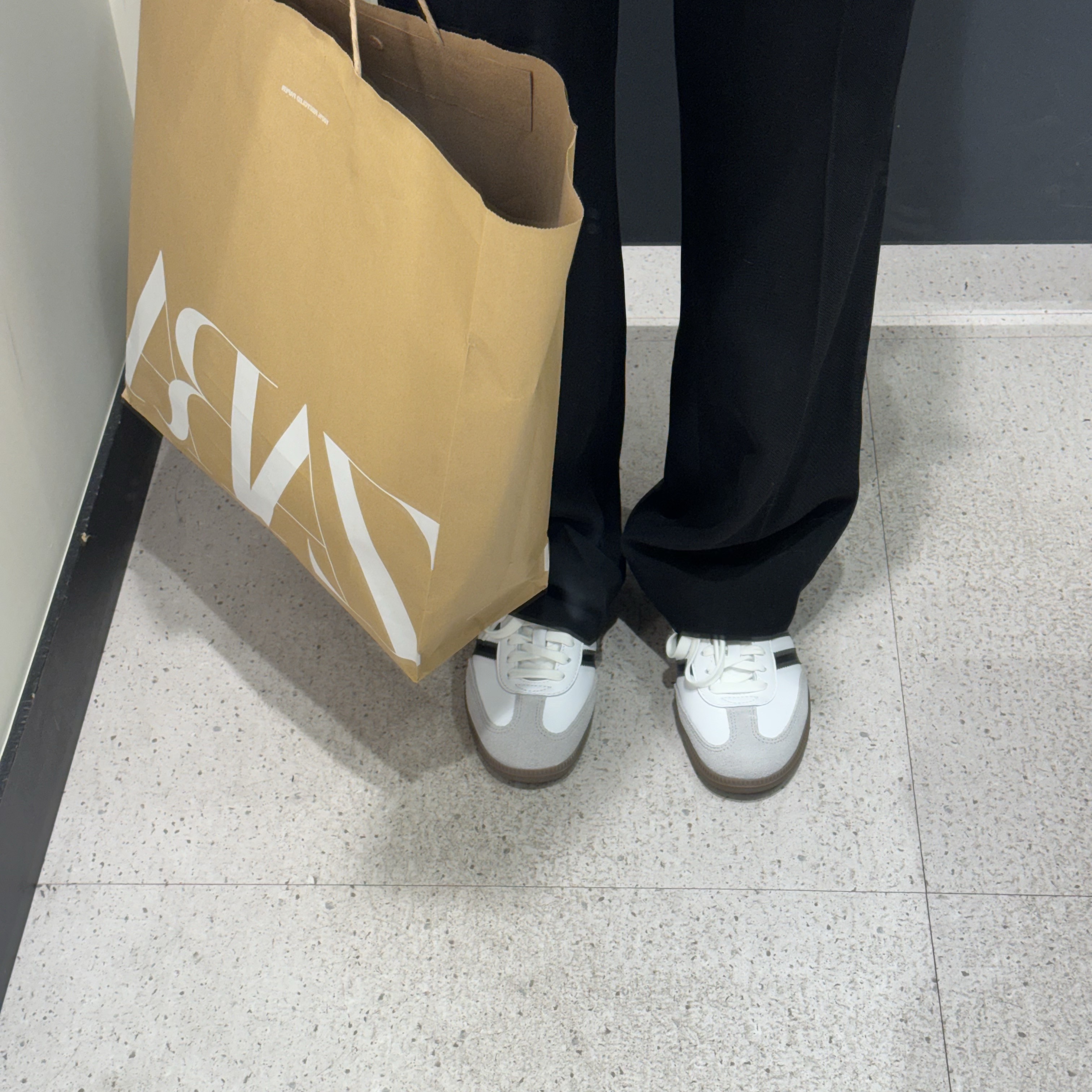 Adidas Samba OG Cloud White 착용 스타일