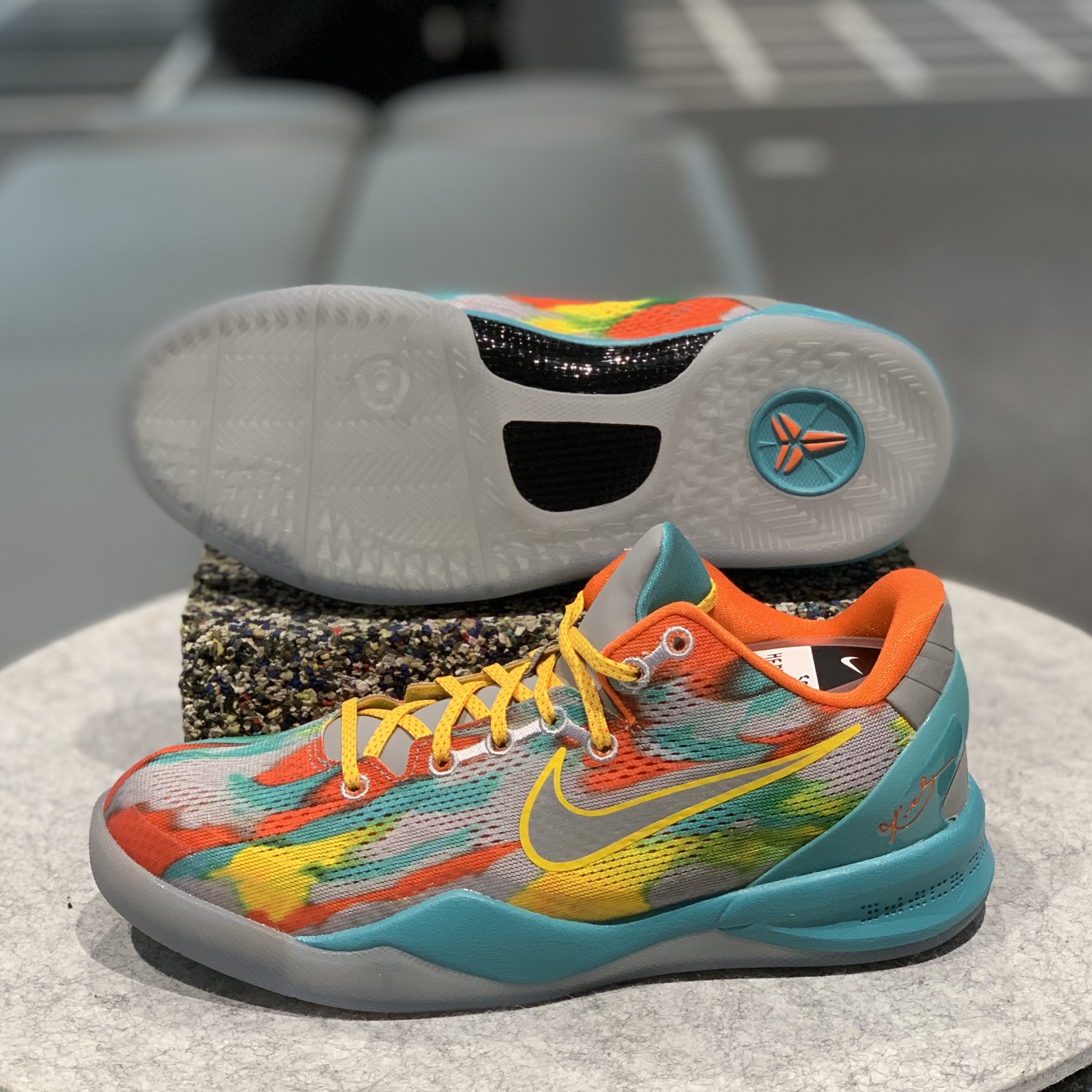 Nike Kobe 8 System GC Venice Beach 착용 스타일 - 2