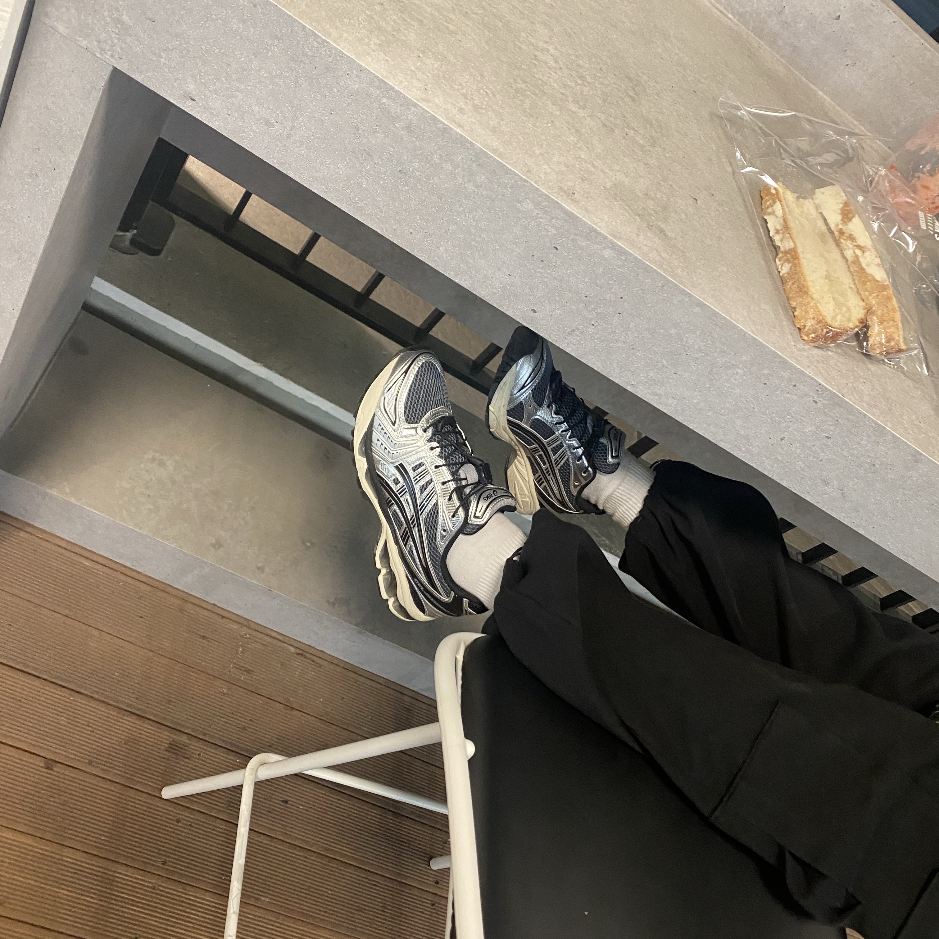 Asics Unlimited Gel-Kayano 14 Carrier Grey Black 착용 스타일