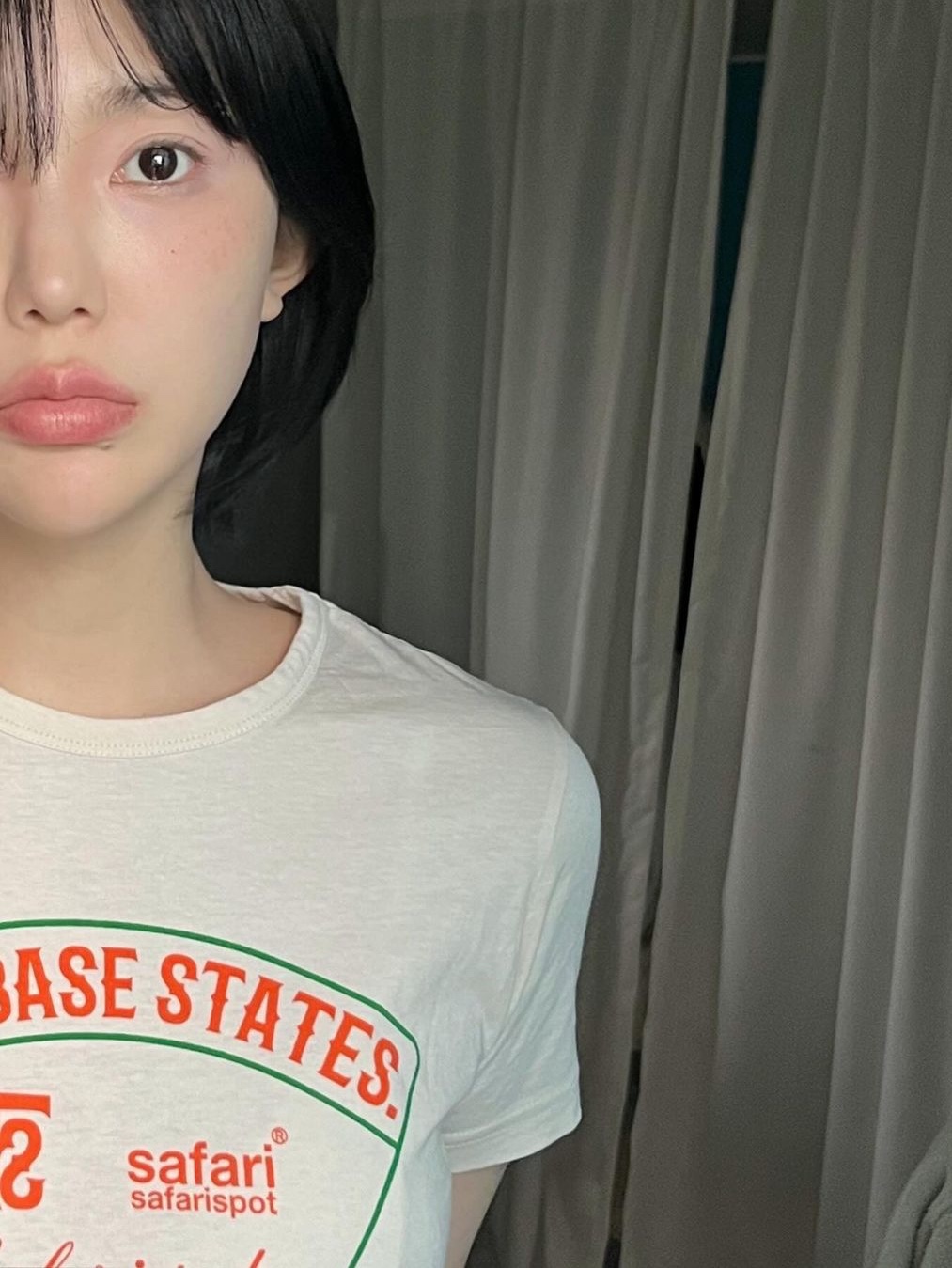 Safarispot Roux Base School Eat The Pizza Tee Ivory, Safarispot Roux Base School Eat The Pizza Tee Purple 착용 스타일