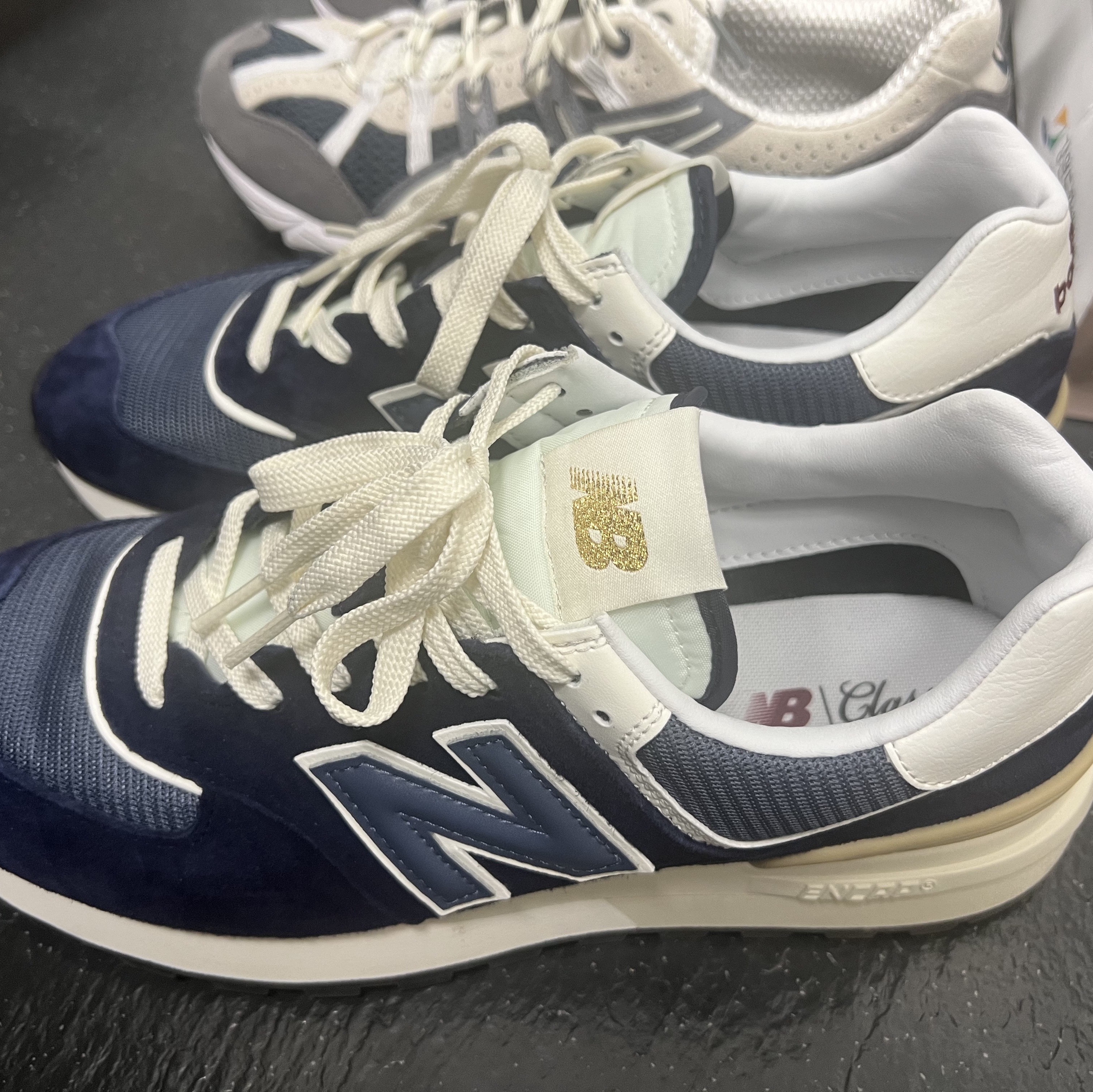 New Balance 574 Legacy Navy 착용 스타일 - 2