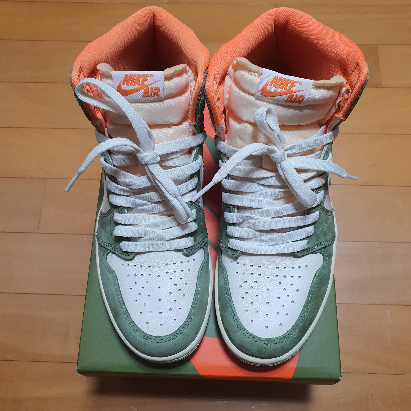 Jordan 1 Retro High OG Craft Celadon 착용 스타일