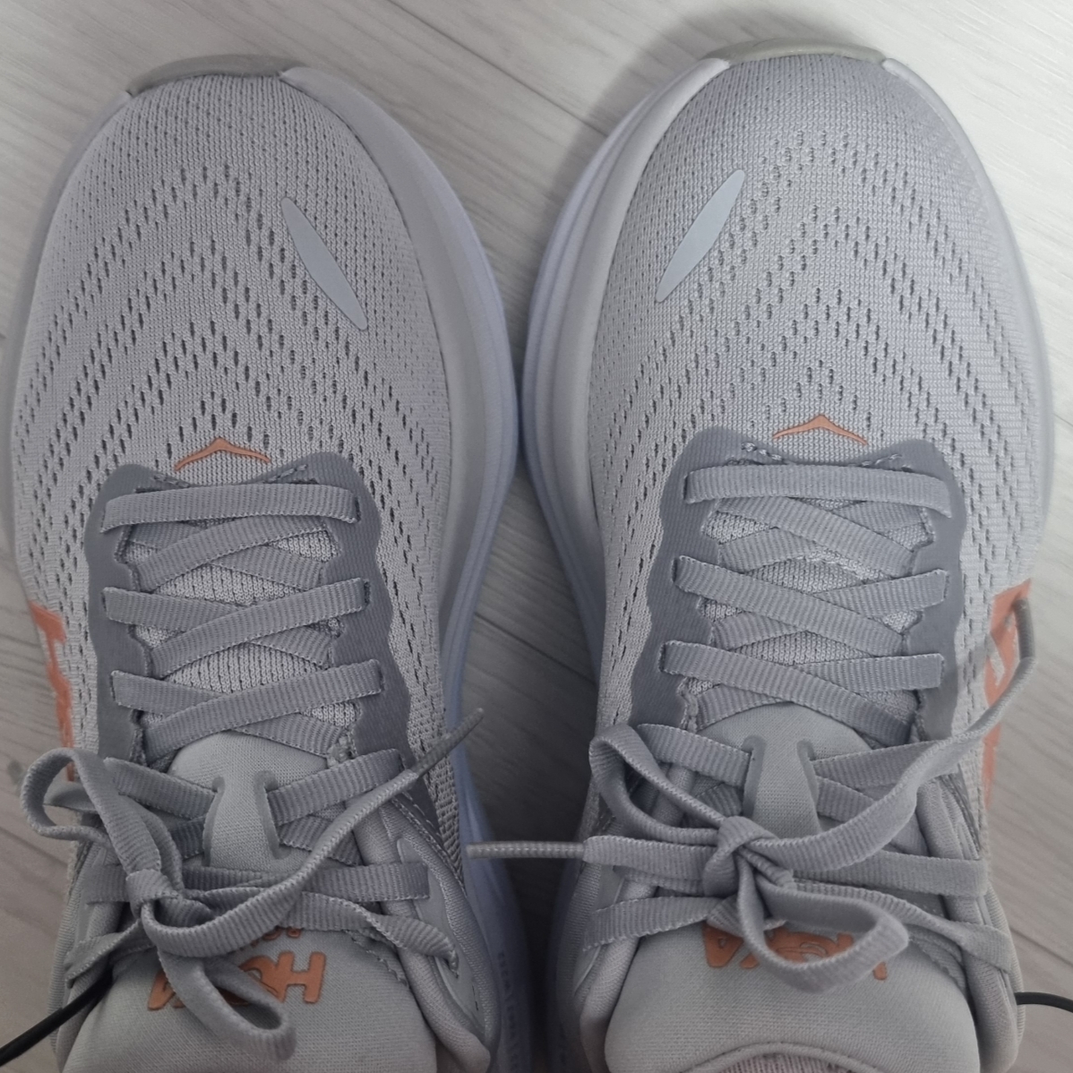 (W) Hoka Bondi 8 Harbor Mist - Regular 착용 스타일