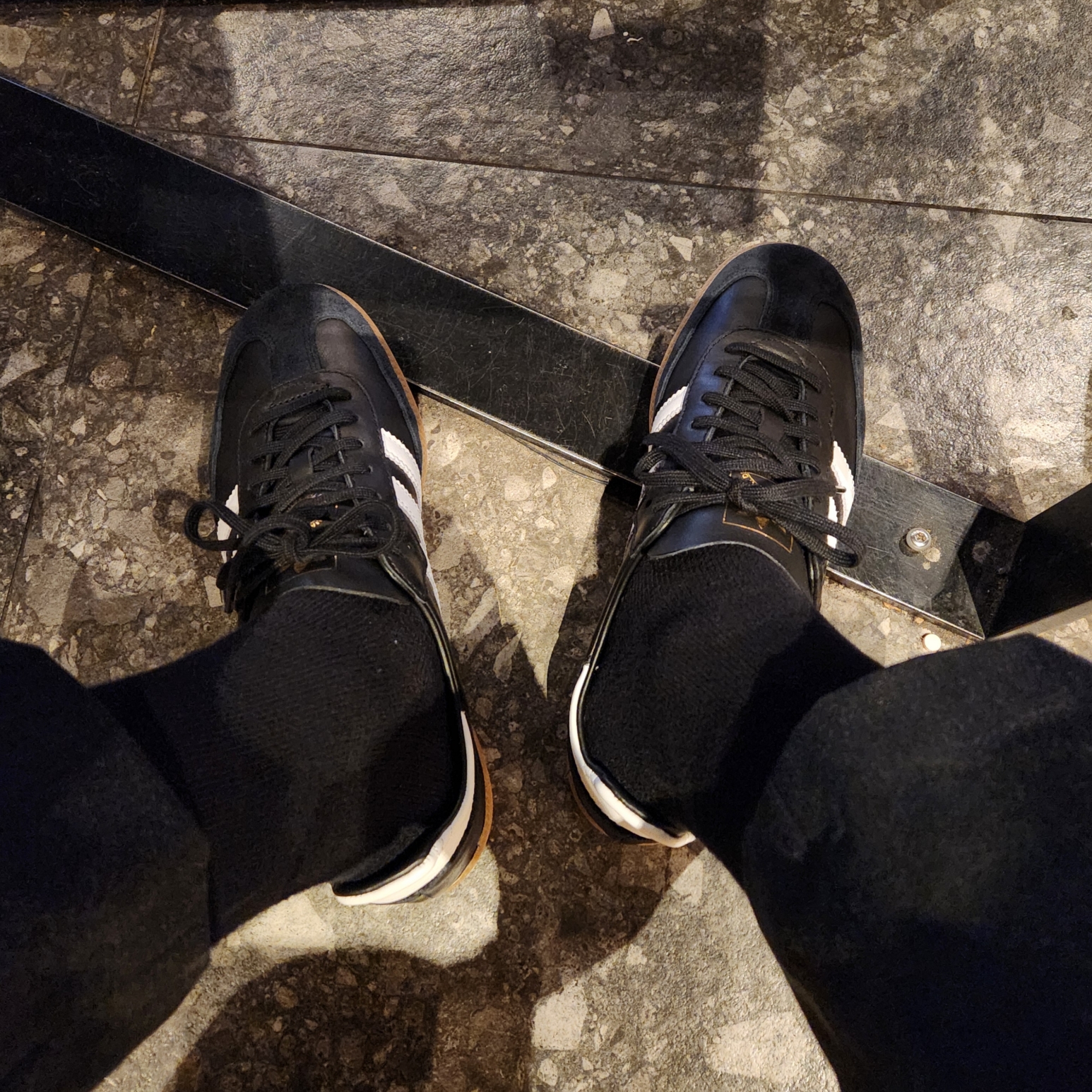 Adidas Samba Decon Core Black 착용 스타일