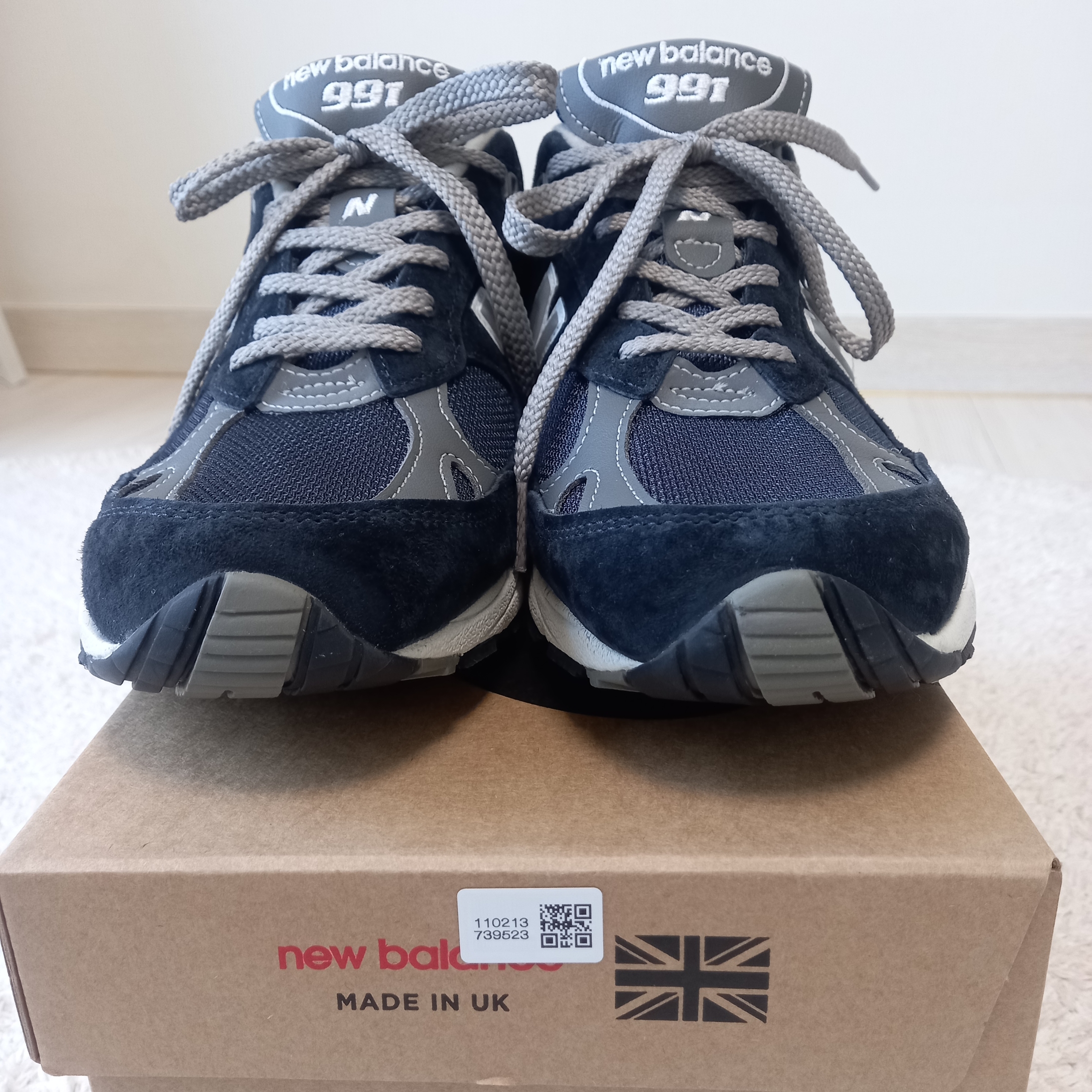 New Balance 991 Made in UK Navy, Stussy Small Stock Crew Socks White (3 Pack) 착용 스타일 - 5