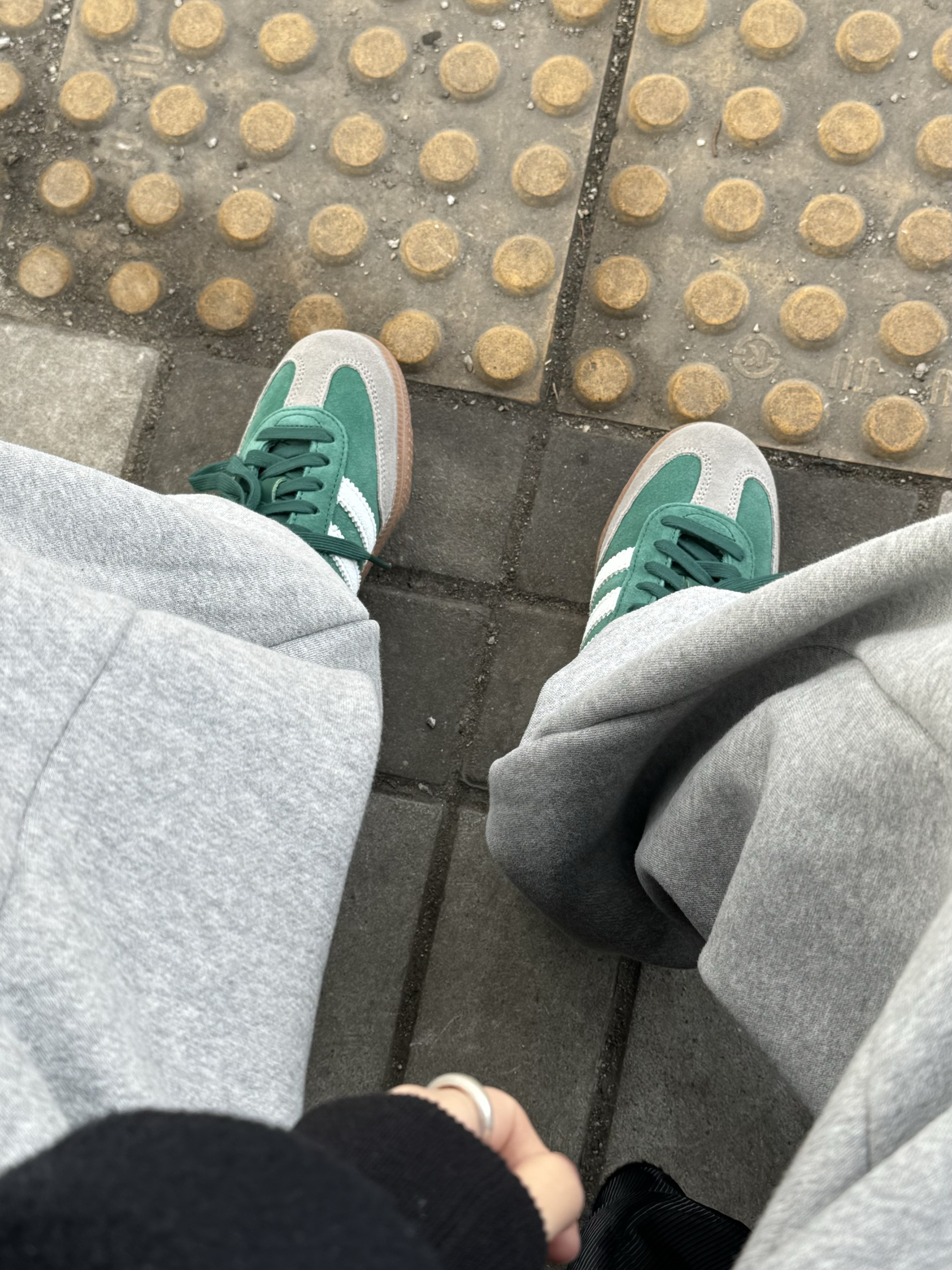 Adidas Samba OG Collegiate Green Gum 착용 스타일 - 2