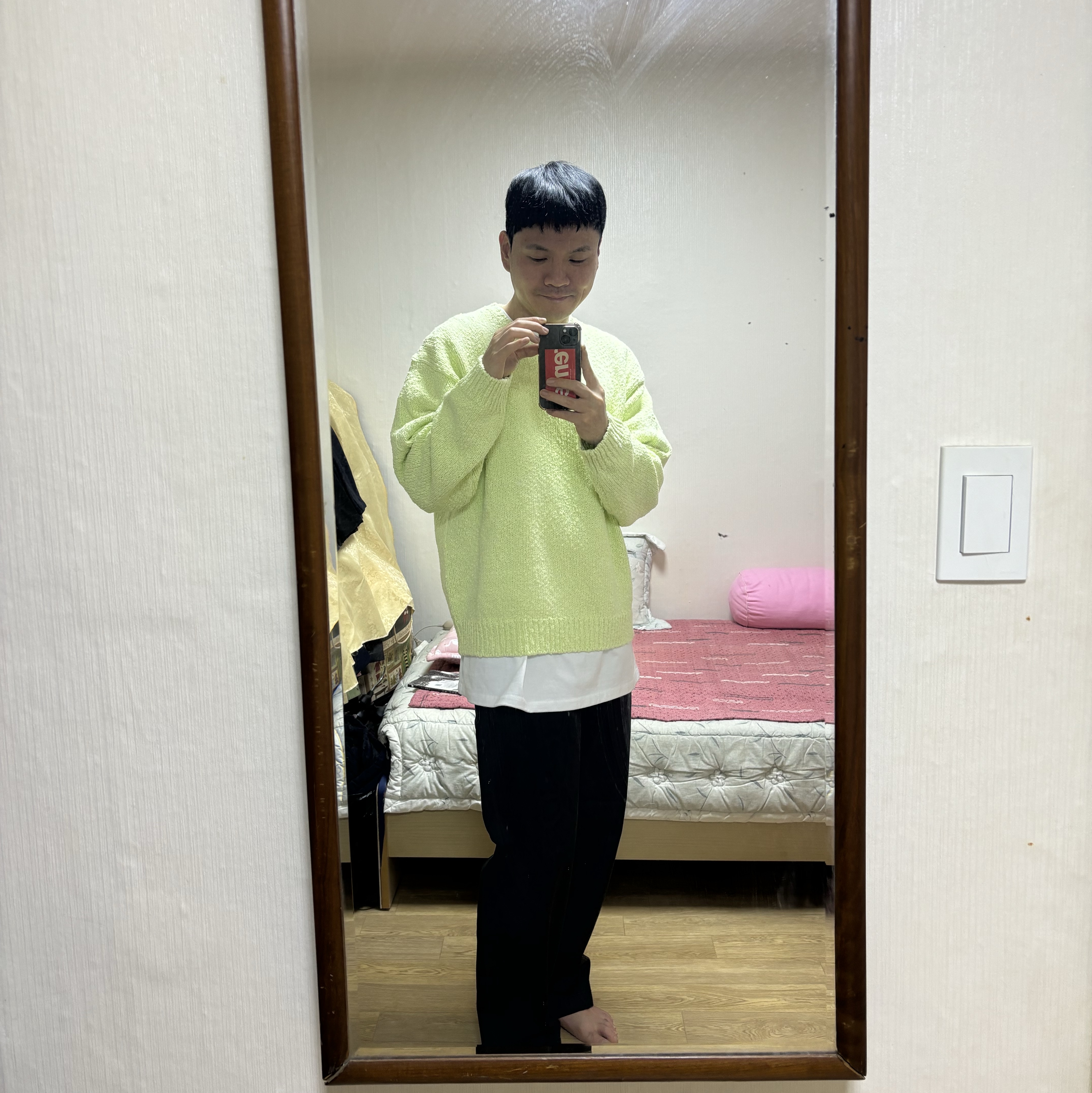 Supreme Boucle Small Box Sweater Bright Lime - 24SS, Supreme Maradona T-Shirt Black - 24SS 착용 스타일 - 2