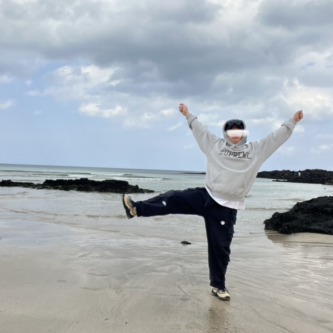 Supreme Varsity Hooded Sweatshirt Heather Grey - 23FW, Nike x Stussy Air Penny II Rattan and Limestone 착용 스타일