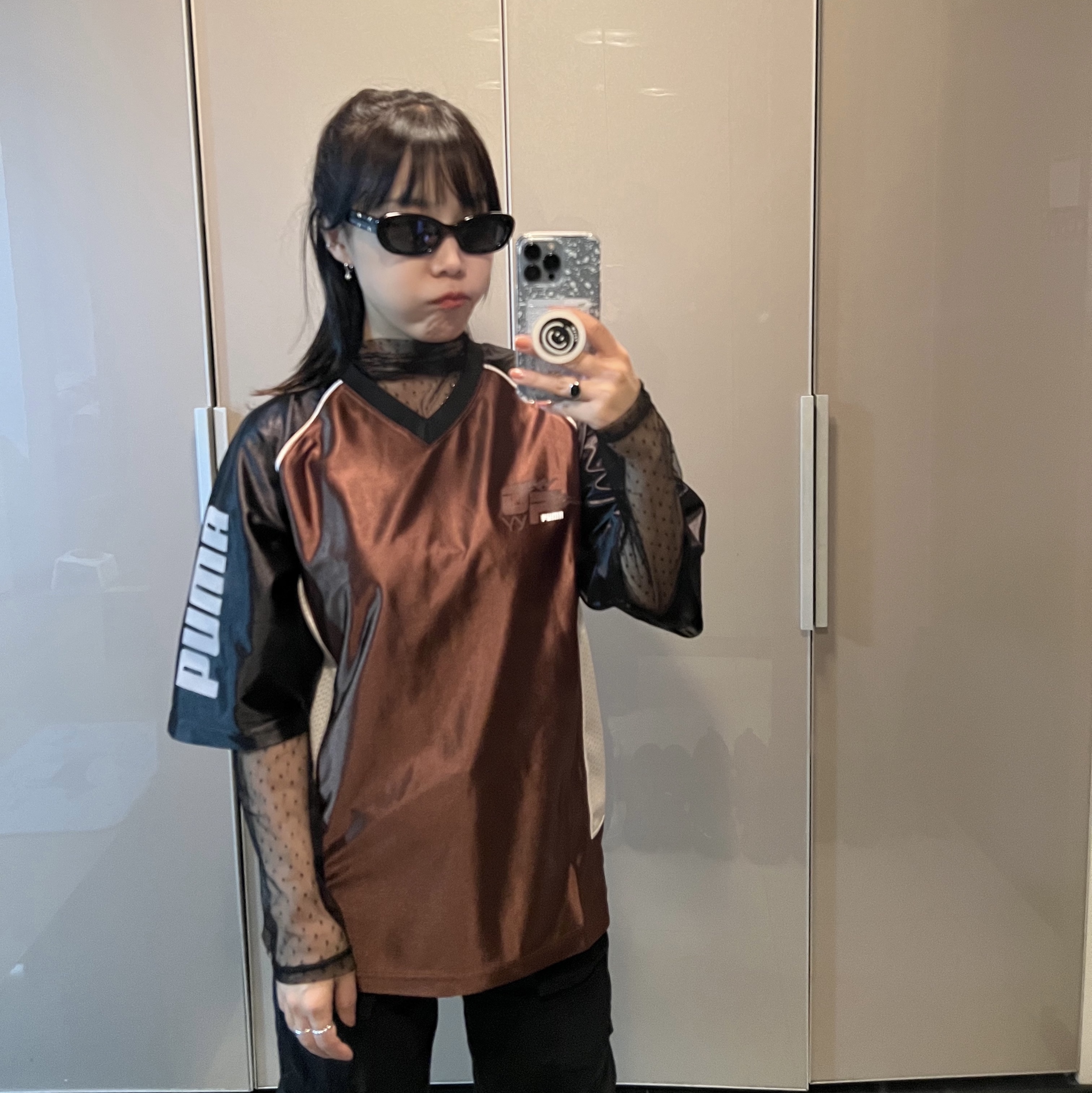 Gentle Monster x Maison Margiela MM004 Black Black, Puma x Open Yy Mesh T-Shirt Gray 착용 스타일