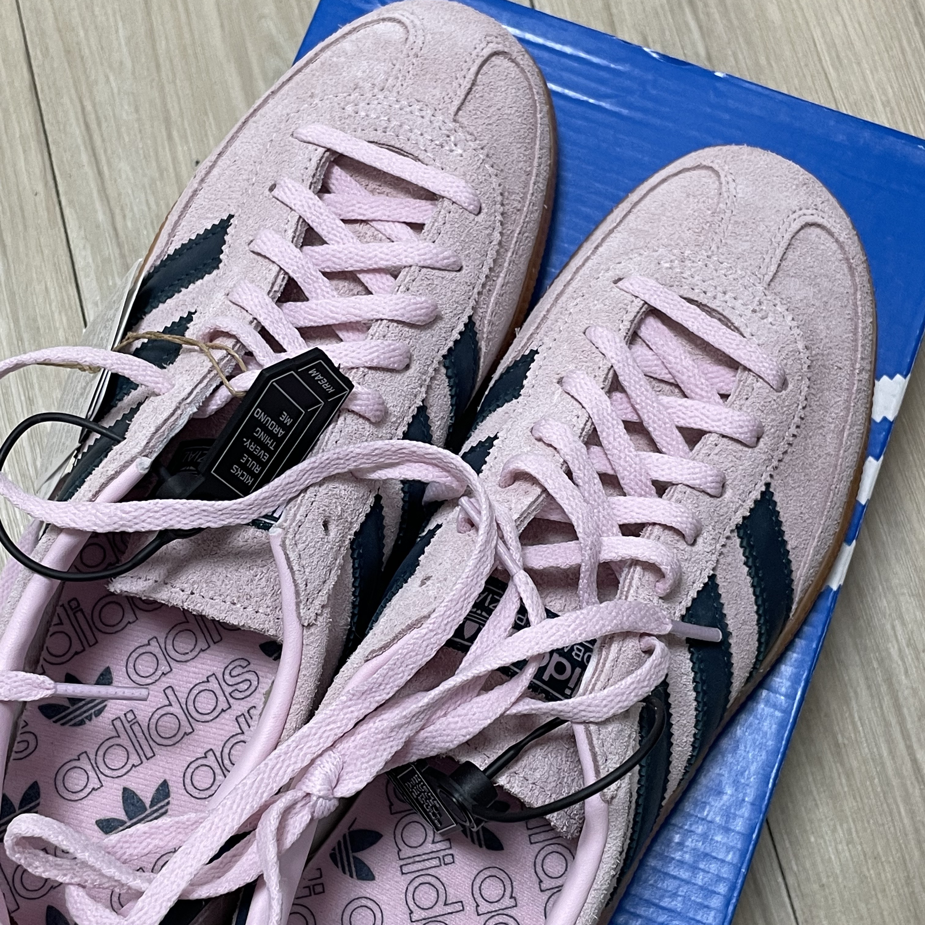 (W) Adidas Spezial Handball Clear Pink 착용 스타일