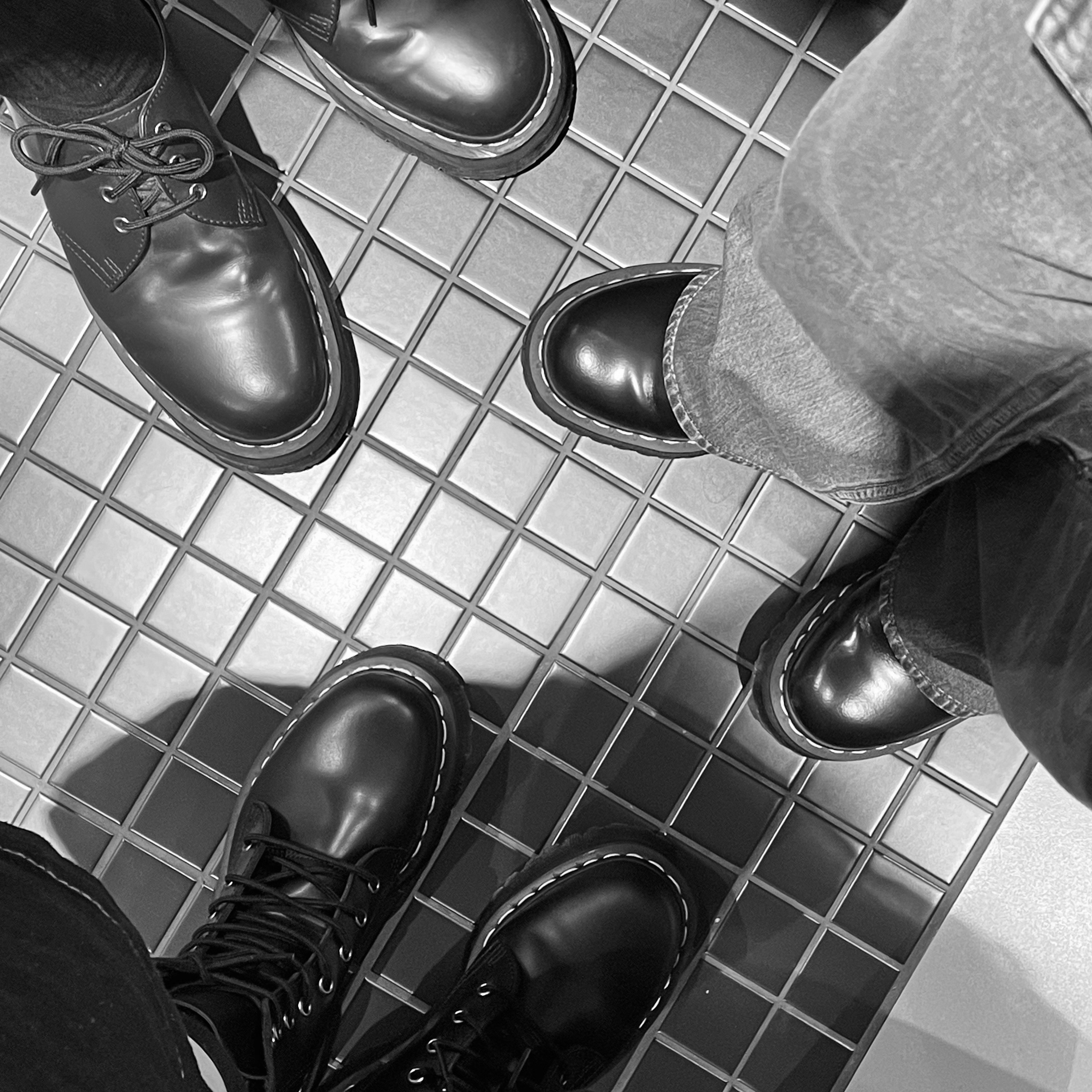 Dr. Martens Jadon Boots Black 착용 스타일