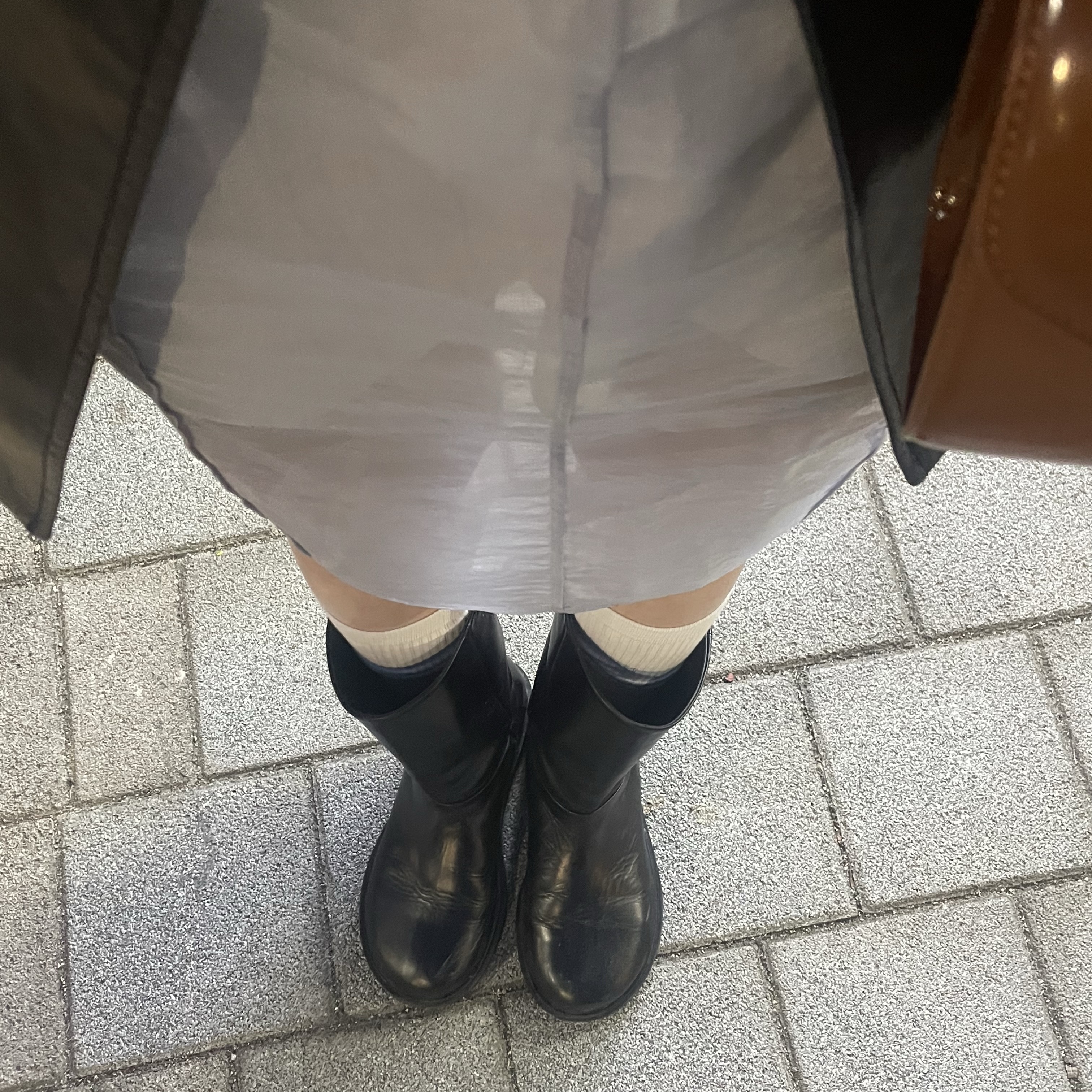 [KREAM 단독] Epingler Women Ang't Middle Boots Black, Dunst 2 Button Vegan Leather Blazer Black 착용 스타일 - 1