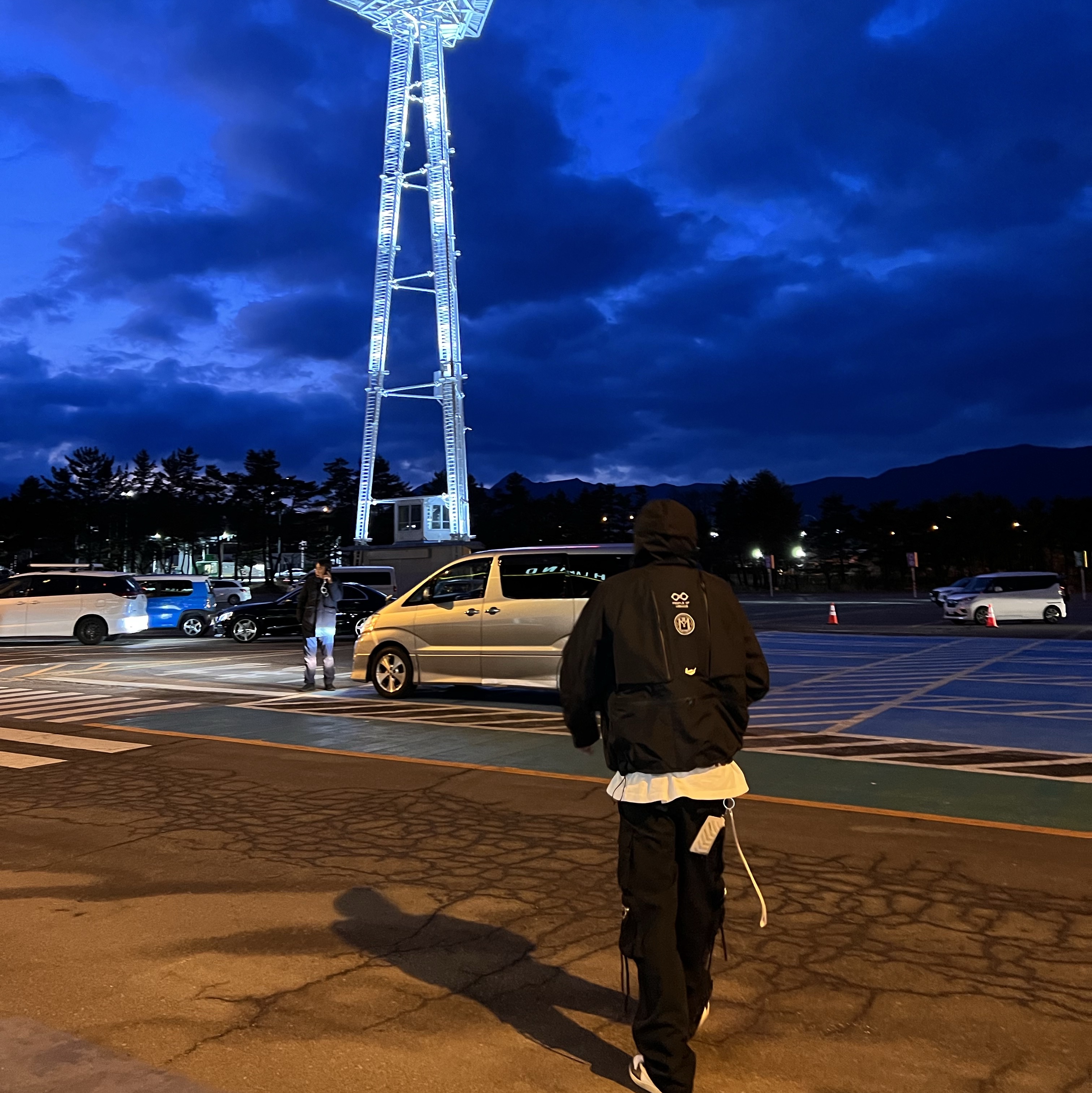 Undermycar x Atmos Samadhi Ashtanga Shell Parka Pirate Black - 23FW, Jordan 1 x Travis Scott x Fragment Retro Low OG SP Military Blue 착용 스타일 - 2