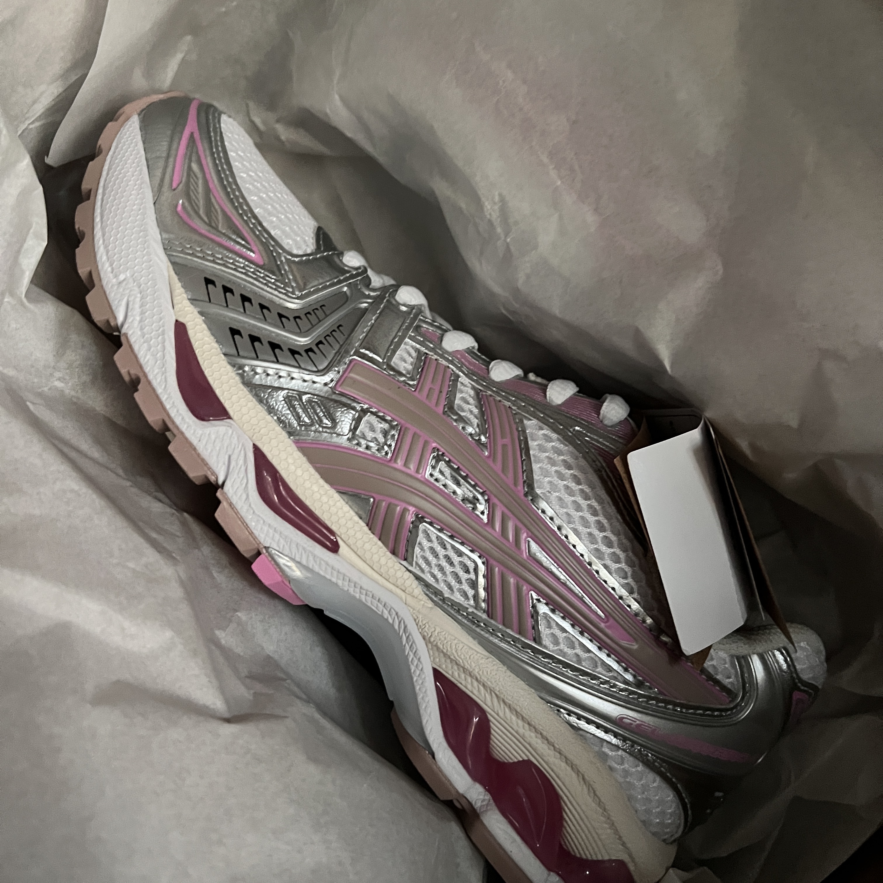 Asics Unlimited Gel-Kayano 14 White Fawn 착용 스타일