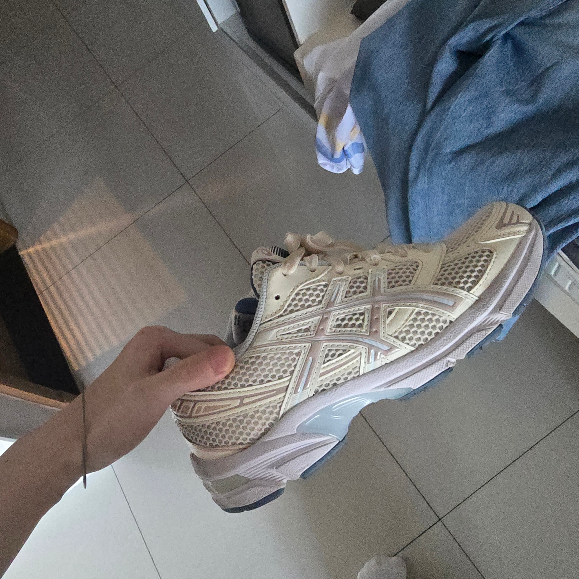 (W) Asics Gel-1130 Birch Mineral Beige 착용 스타일