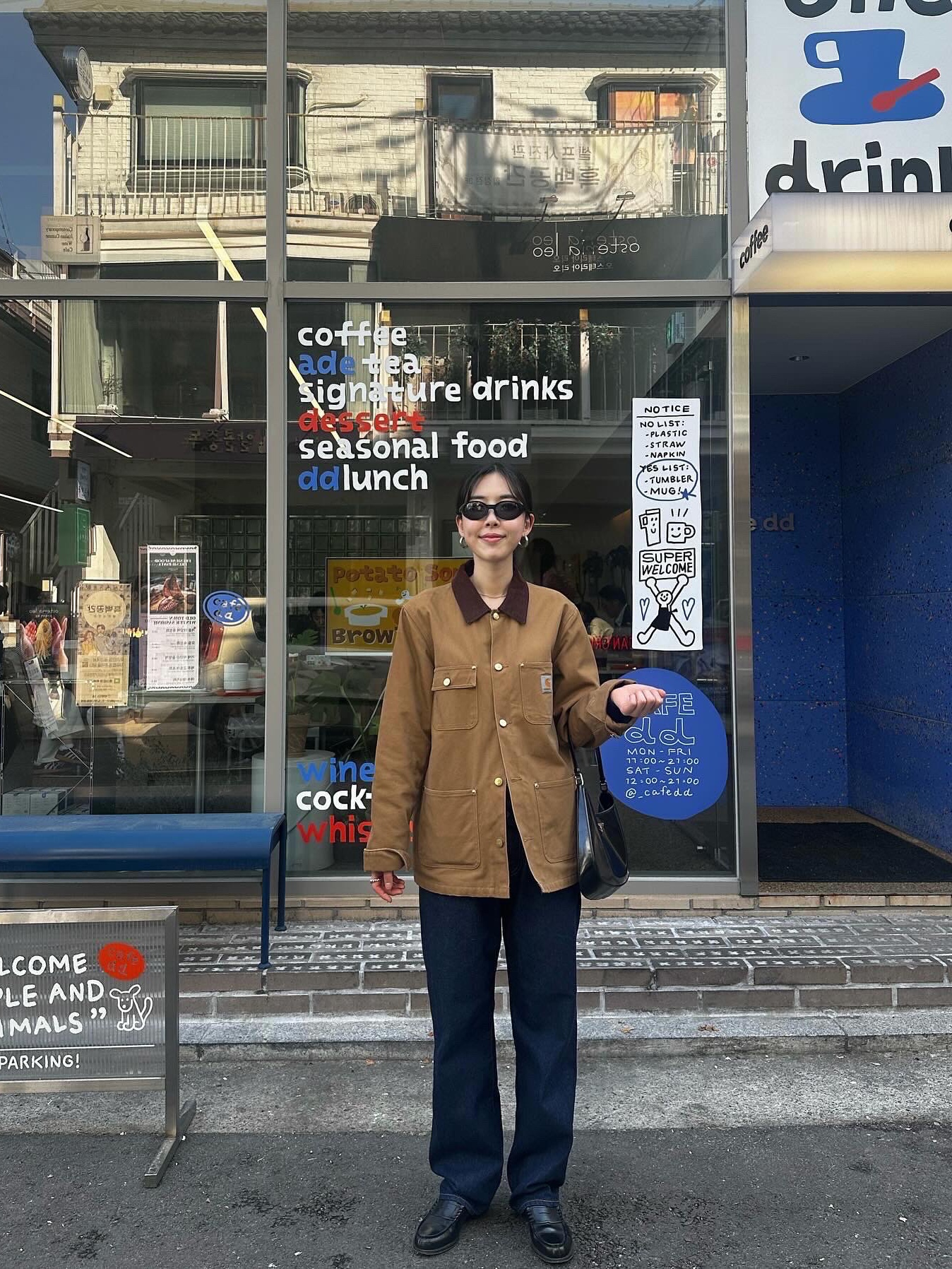 Oakley Eye Jacket Redux Matte Black Frame Prizm Grey Lenses High Bridge Fit, Prada Cleo Brushed Leather Shoulder Bag Black 착용 스타일 - 2