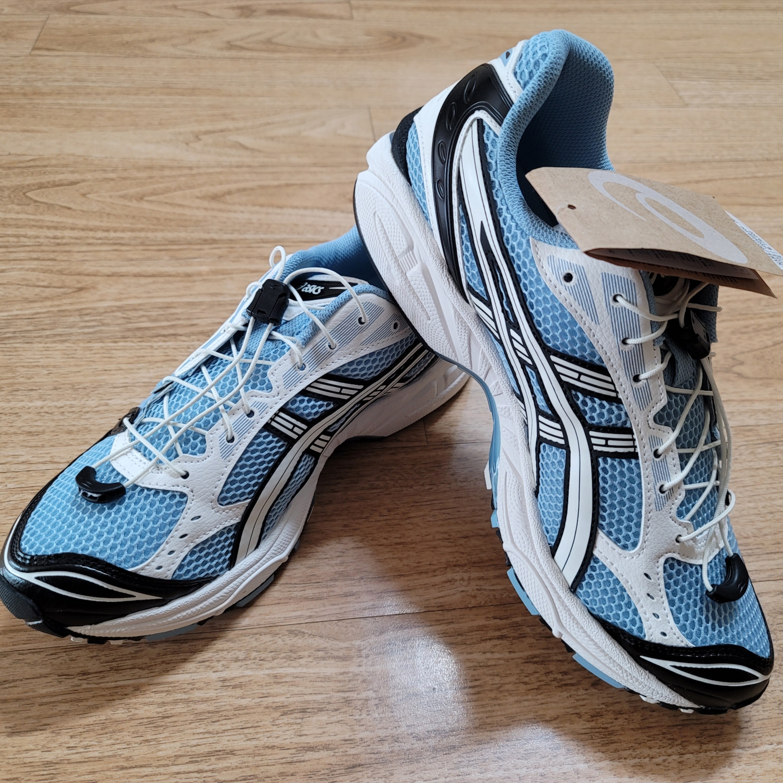 Asics Unlimited Gel-Kayano 14 Mist Cream 착용 스타일