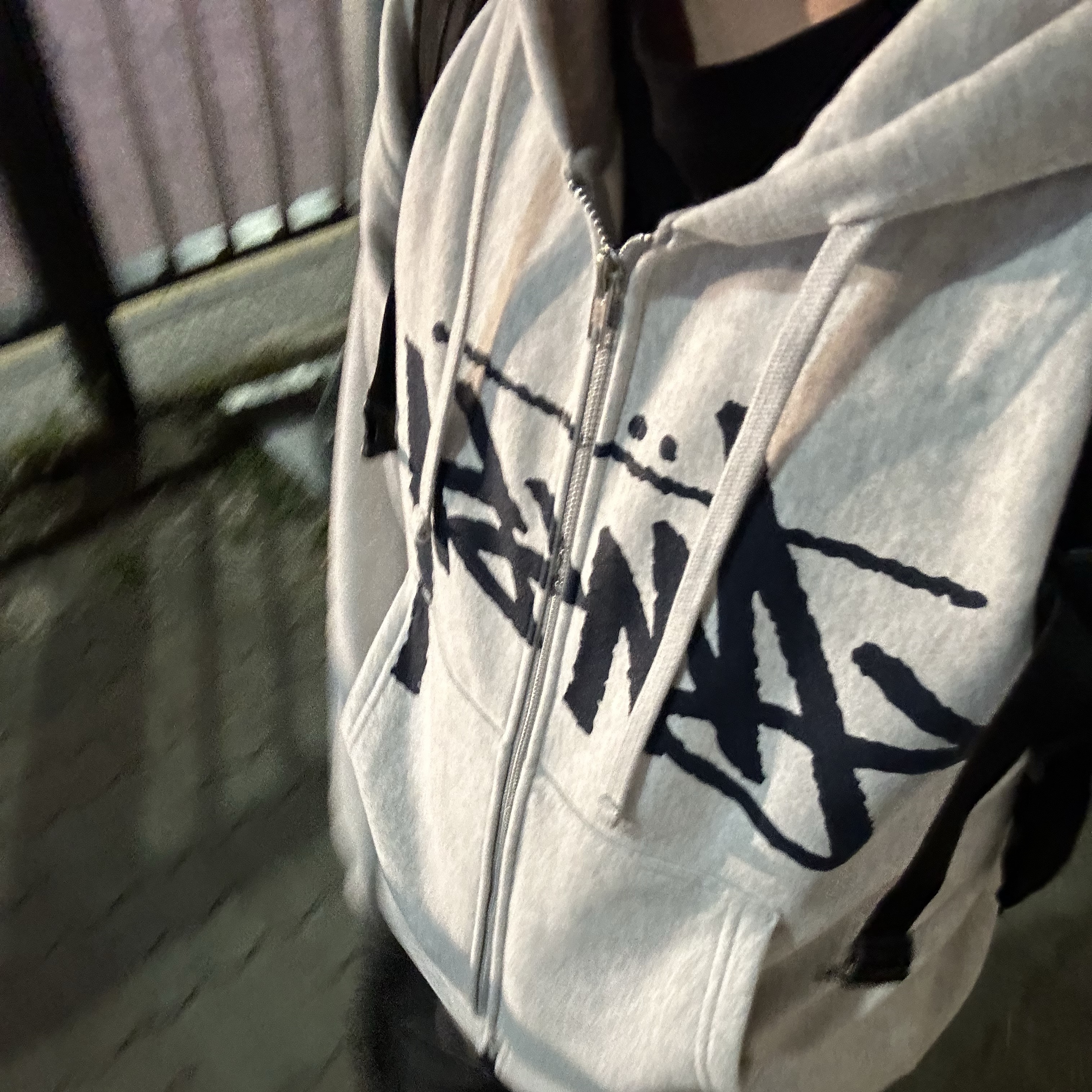 Stussy Stock Zip Hoodie Ash Heather 착용 스타일
